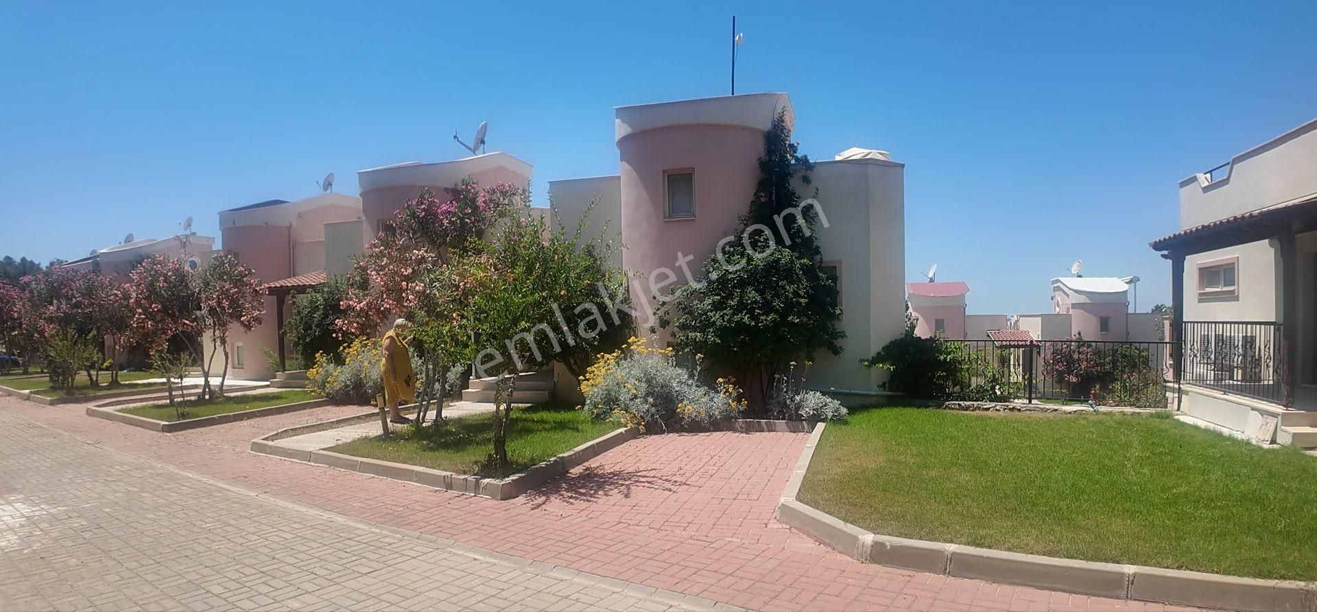 Apollonium Sitesi Denize Sıfır 3+1 Satılık Villa - Görsel 2