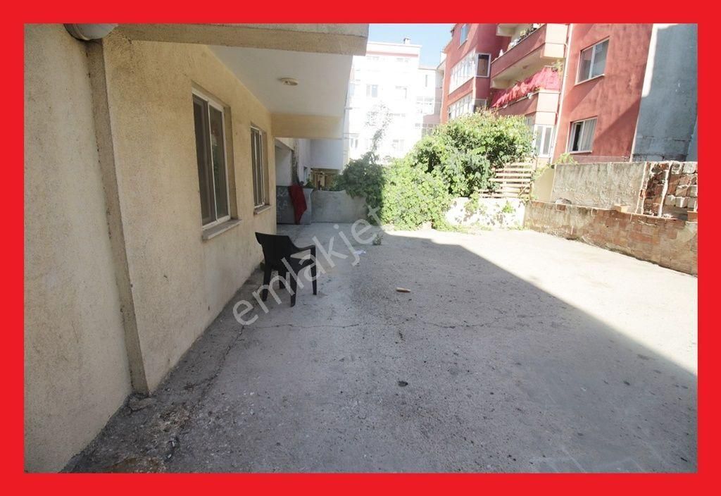 Reşadiye Mah. Şinasi Kurşun Caddesine Yakın 45m2 1+0 Kiralık Bahçe Katı