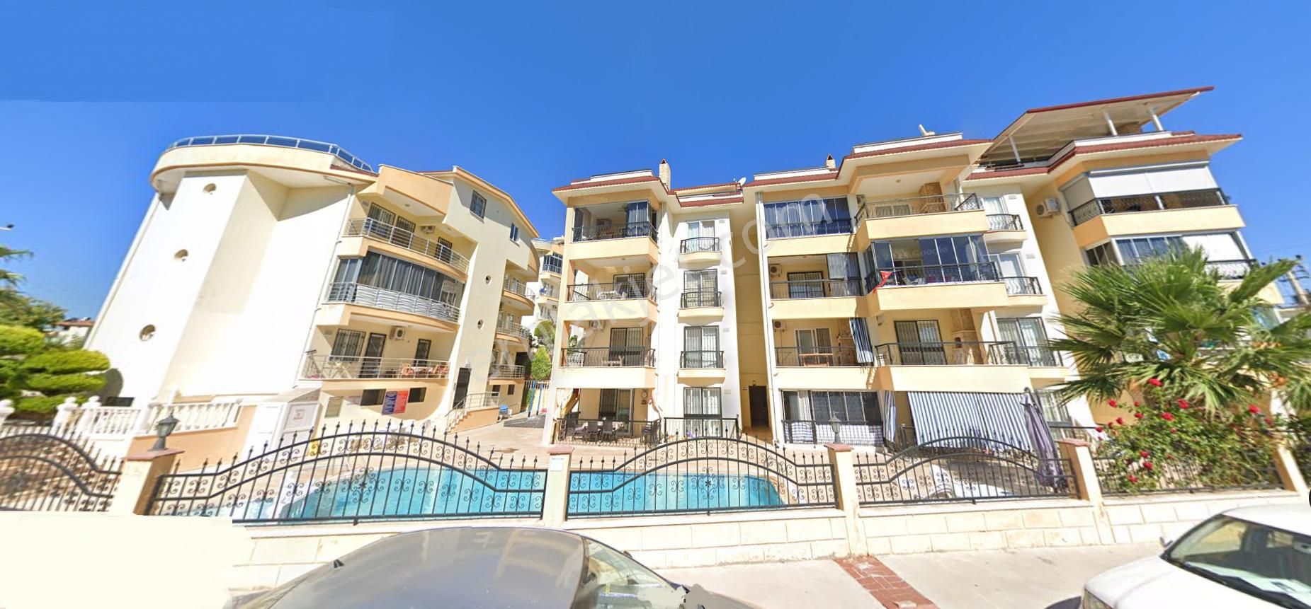 Didim Altınkumda Satılık Denize Yakın-havuzlu Sitede 2+1 Eşyalı Daire
