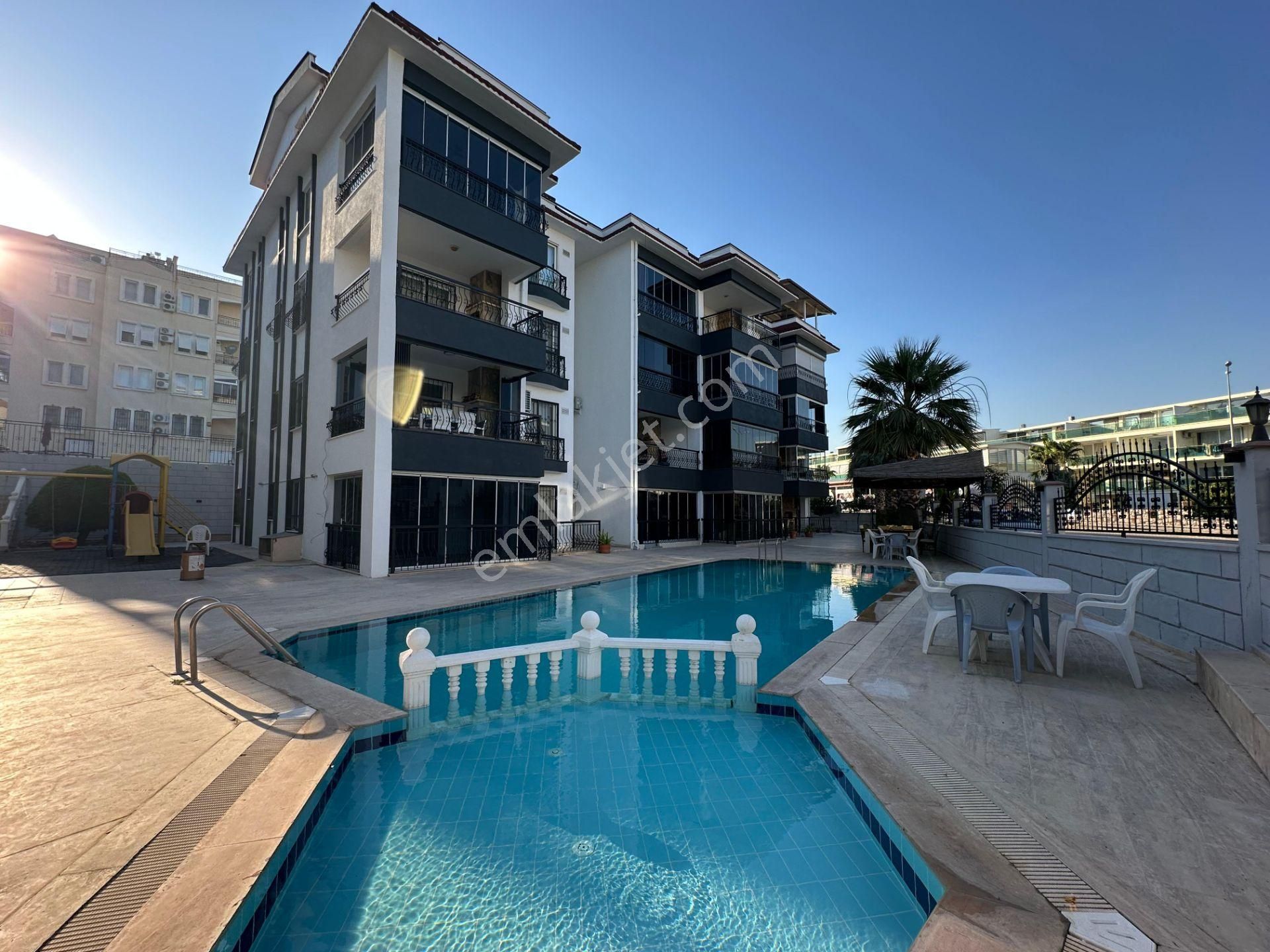 Didim Altınkumda Satılık Denize Yakın-havuzlu Sitede 2+1 Eşyalı Daire