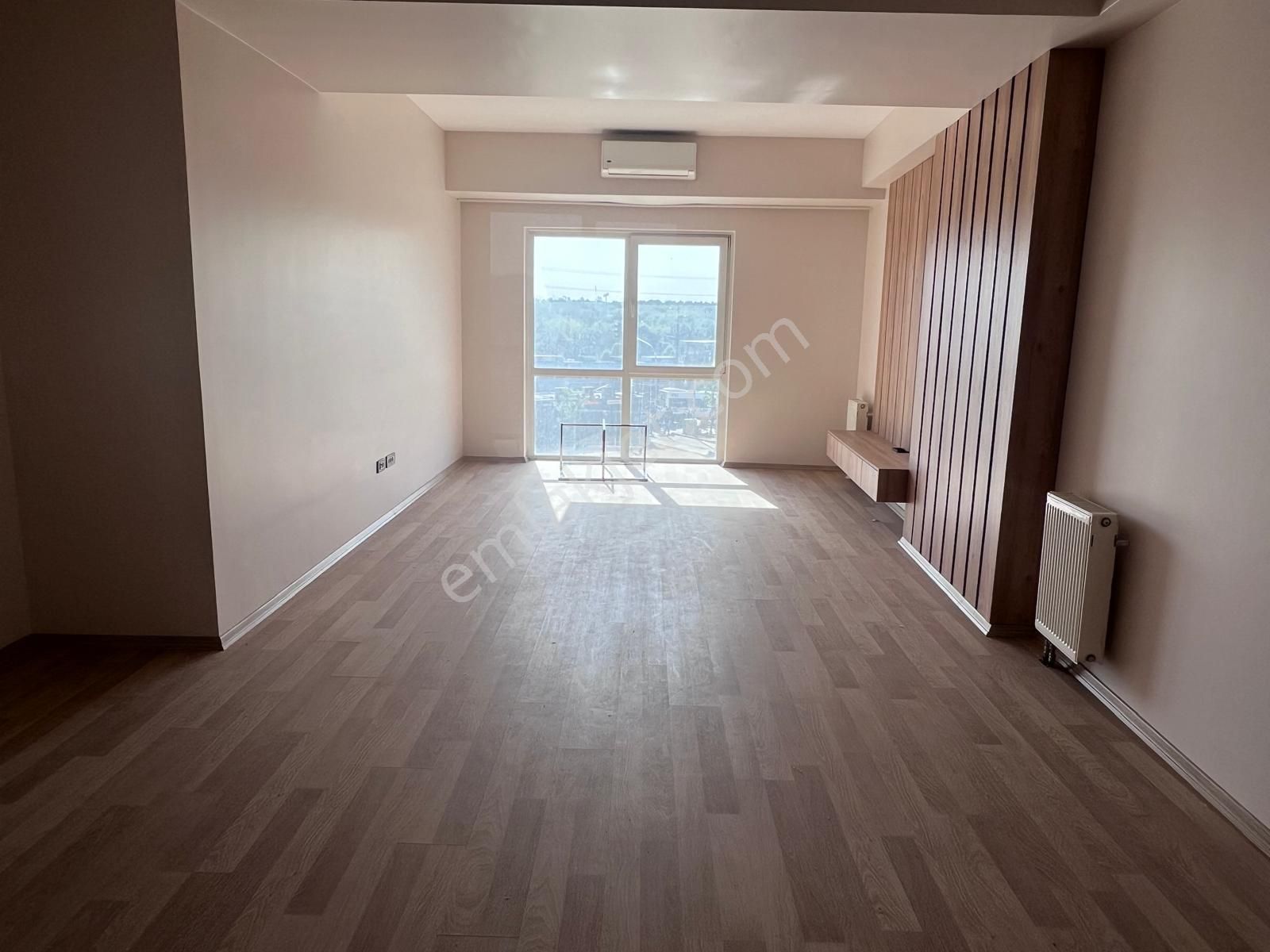 Kiptaş Venezia Mega Kiralık Boş Çift Banyolu 150 M2 Hemen Oturum 2+1 Daire