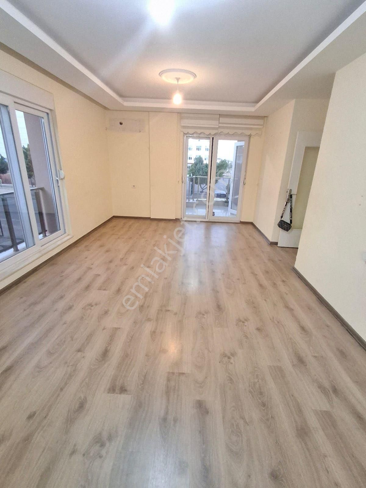 Gazı Mahalle Gozdesı Tramvay Dıbı Asansorlu Katta