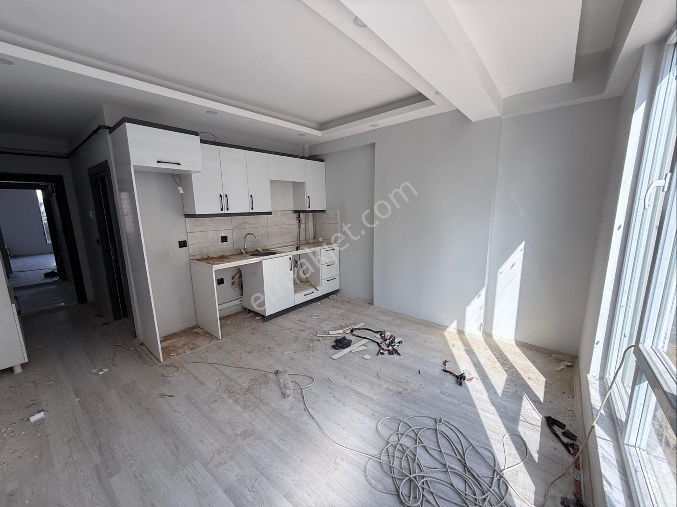 Bahcelievler Mahallesinde Satilik 1+1 Daire