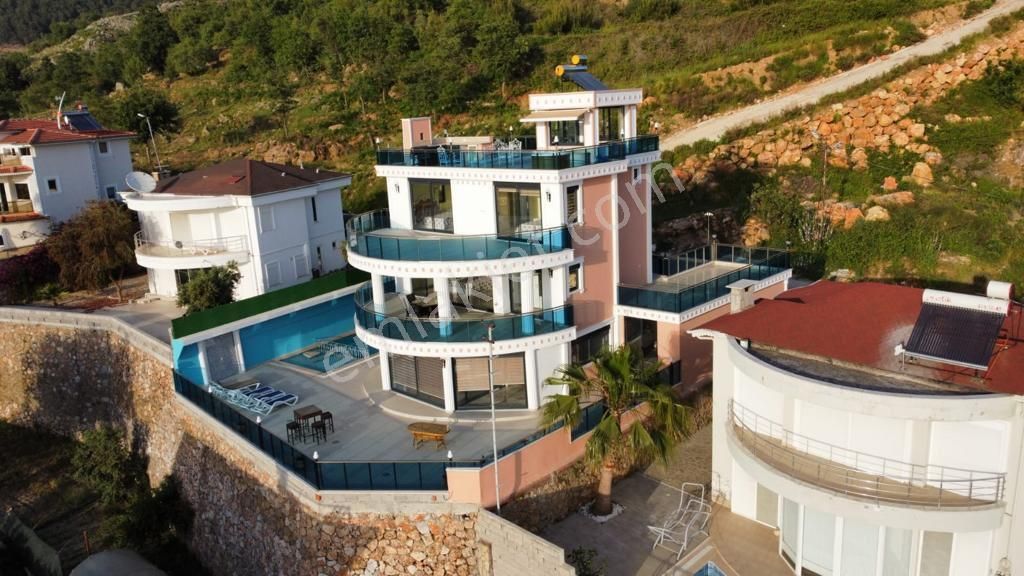 Yaylalı’da Vatandaşlığa Uygun Müstakil Villa