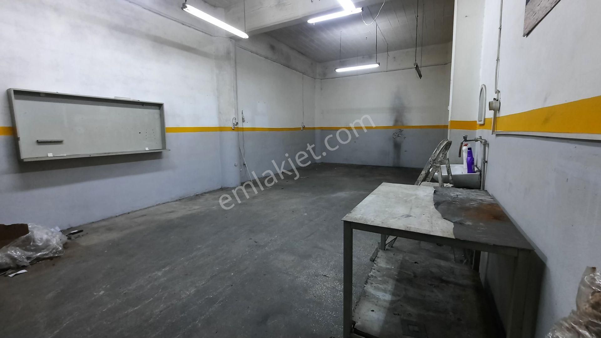 Topçular Apek İş Merkezınde Klimalı Kiralık 50 M² Dükkan Depo
