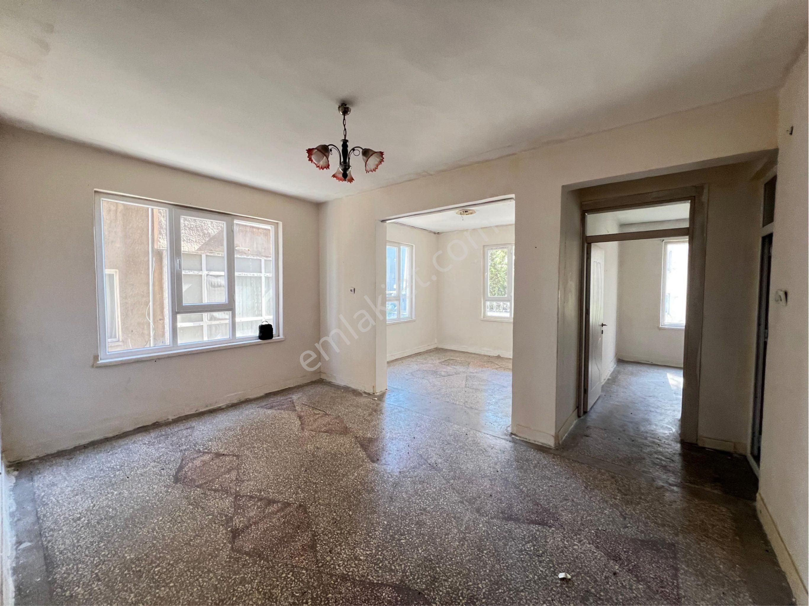 Realty World Mns2 Gayrimenkul Mehmetden Eski Maliye Karşısında 4odalı Ofis Büroya Uygun Daire