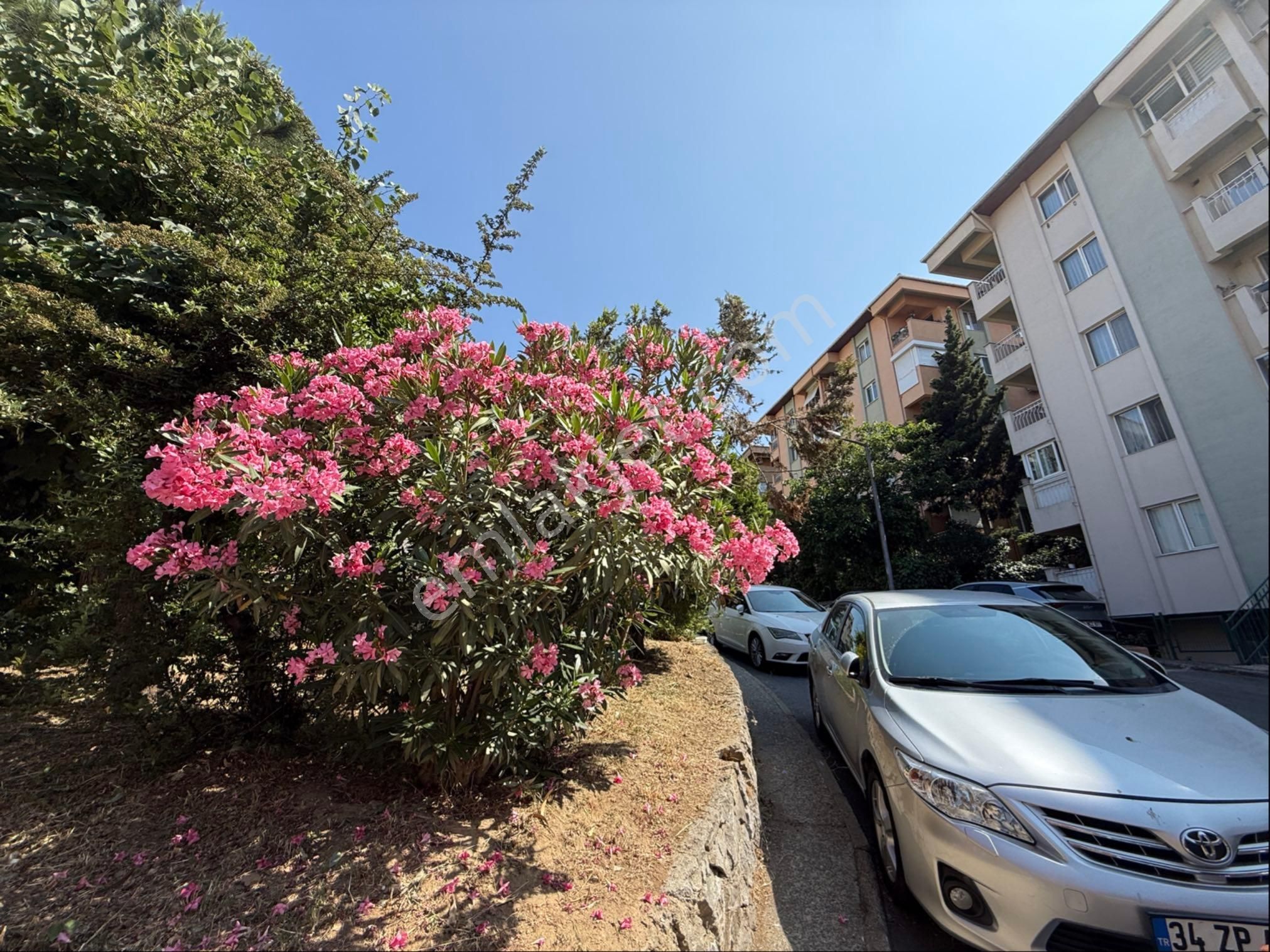 Soyak Bağlarbaşı Evlerinde 1+1 Kullanışlı Daire
