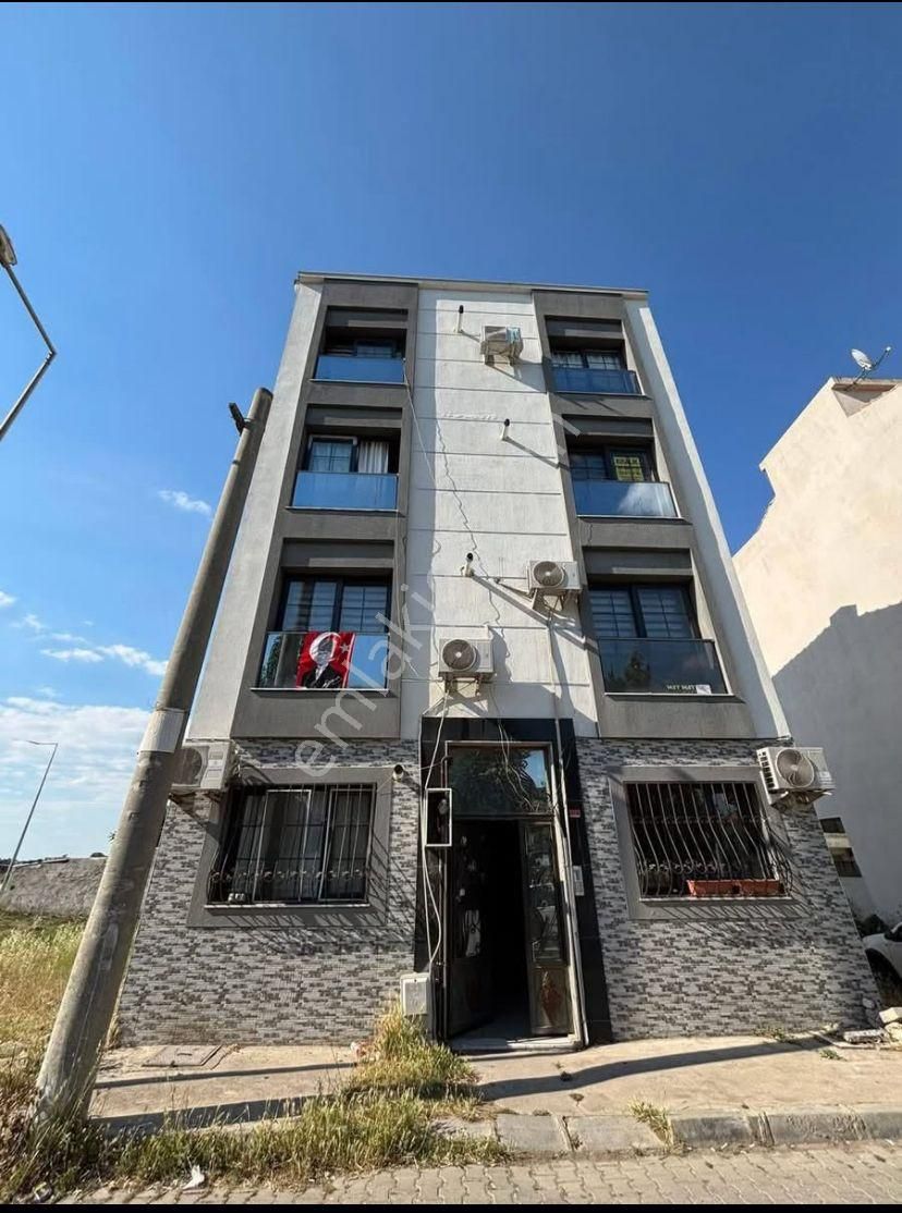 Emlak/tur'dan Manisa Turgutlu Celal Bayar Üni Karşısı