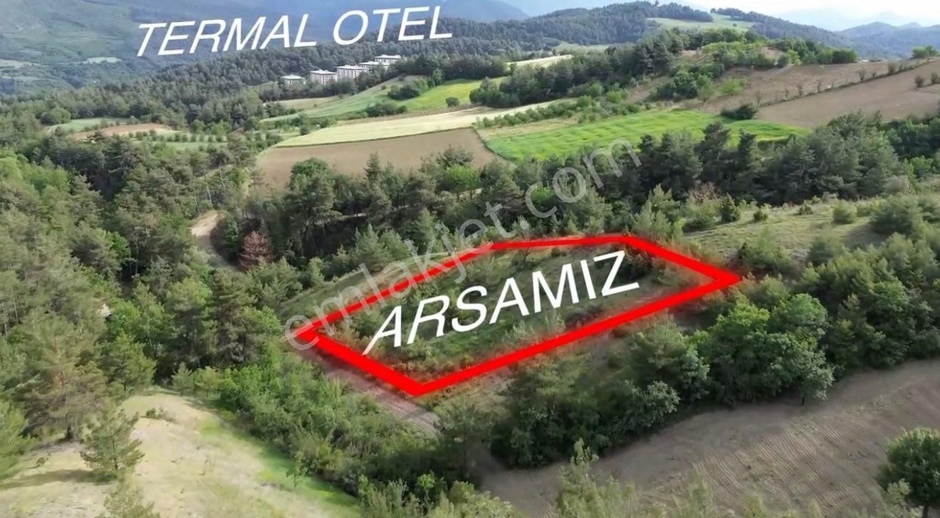 Termal Bölgesi Sakarya Taraklı Hacıyakup Mahallesi 922m2 Yolu Mevcut Tarla