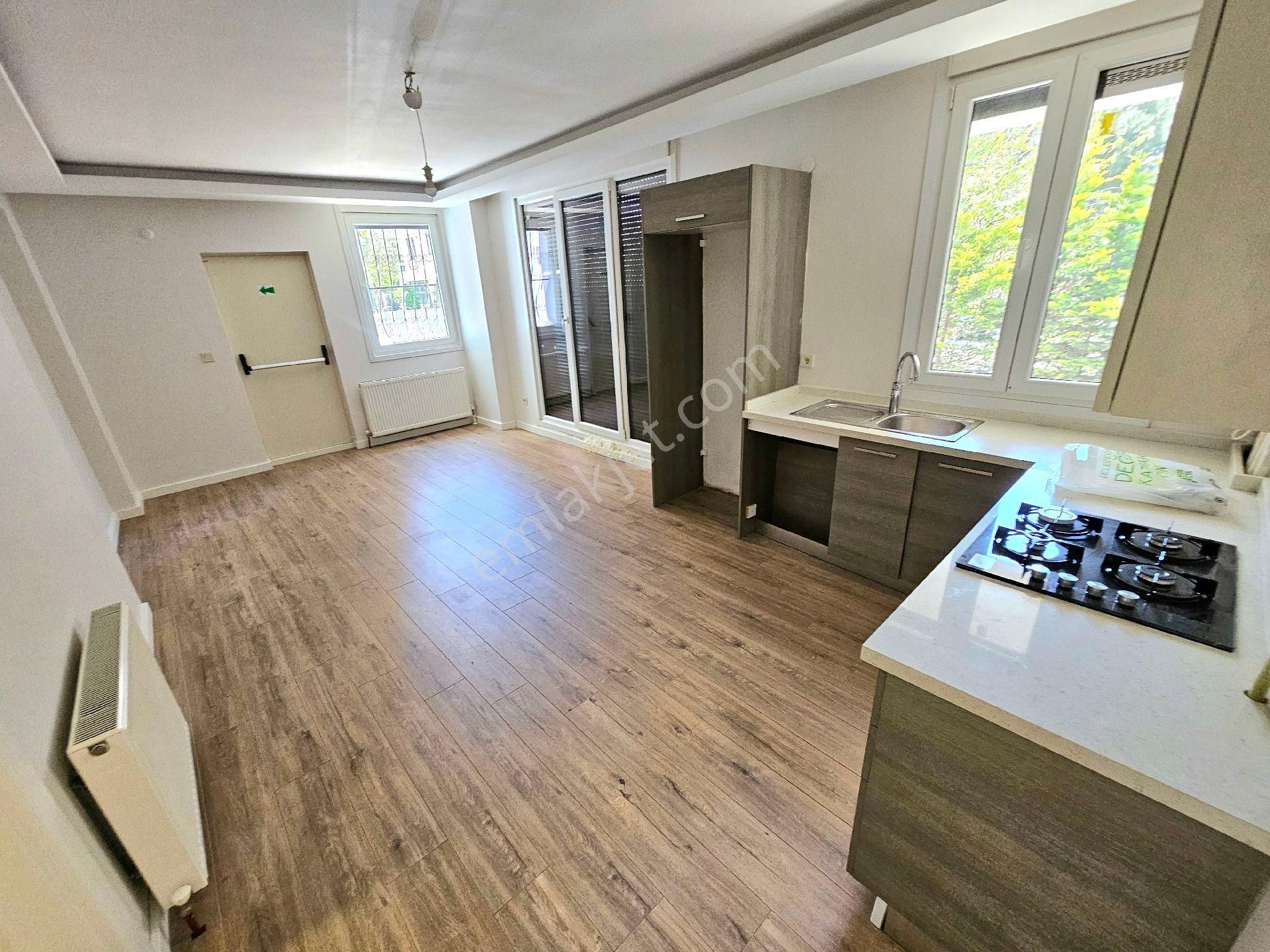 Sağlam'dan Bostancı Marmaraya Yakın 70 M2 1+1 Giriş Katta Açık Mutfaklı Kiralık Daıre