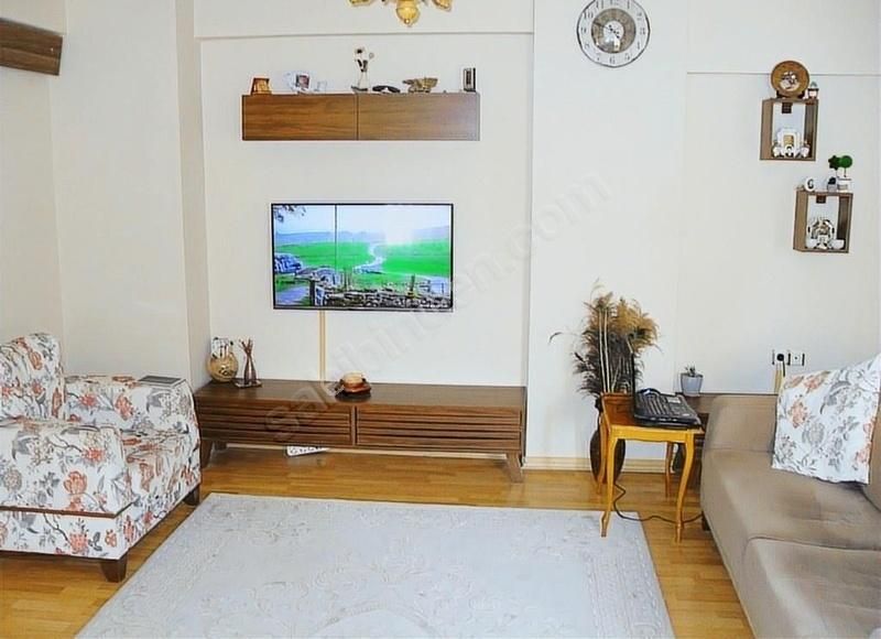 Ant.konyaaltı Toros Mah. 2+1 Ayrı Mutfaklı Eşyalı Güneyli Daire