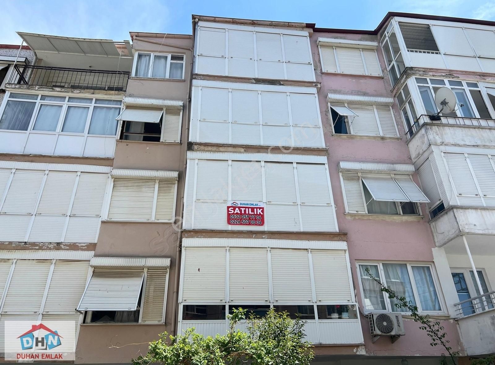 Duhan Emlak'tan Yasama Sitesinde Eşyalı 2+1 Acil Satılık Daire