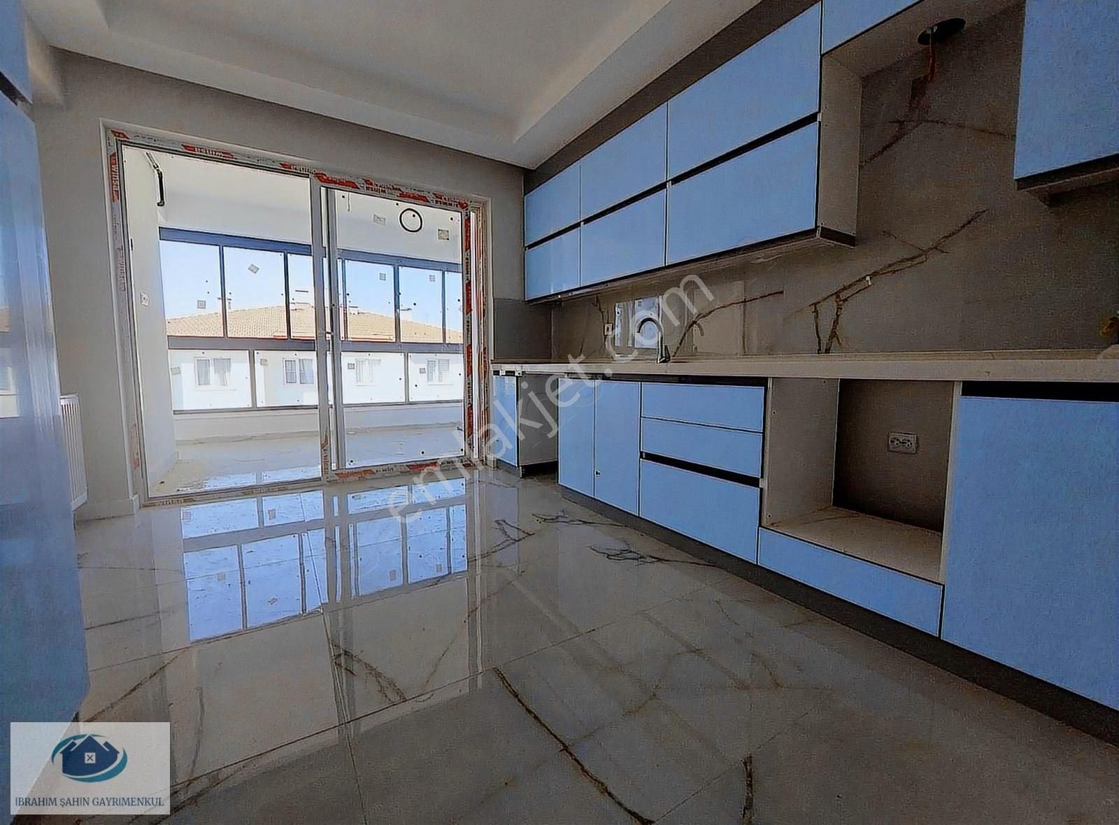 Etimesgut Ayyıldız Mah Satılık 4+1 Sıfır Katta Daire