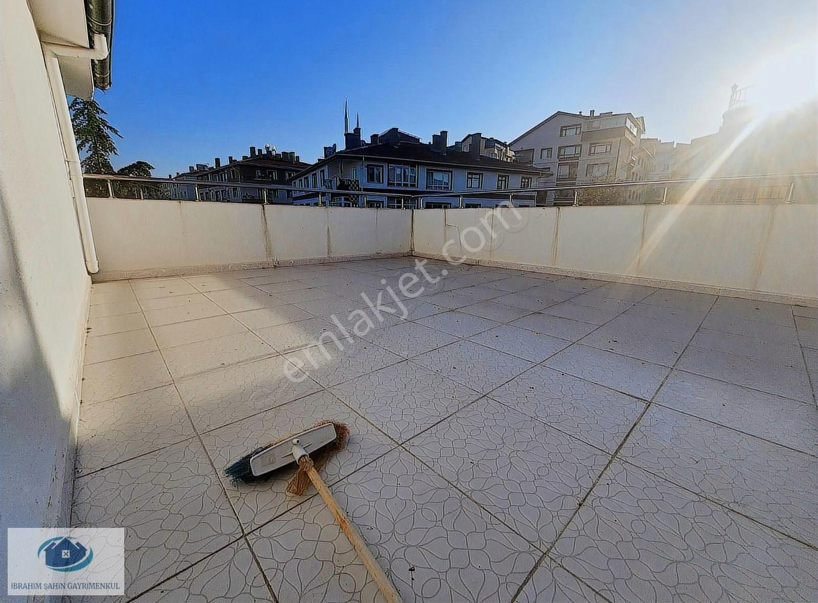 Ankara Etimesgut Merkezde Satılık 4+1 Teraslı Daire