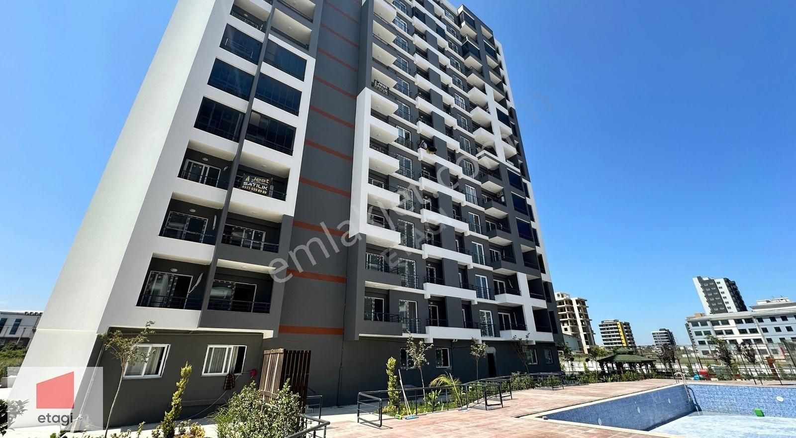 Tece'de Satılık 2+1 Sıfır Daire Havuzlu Site İçinde