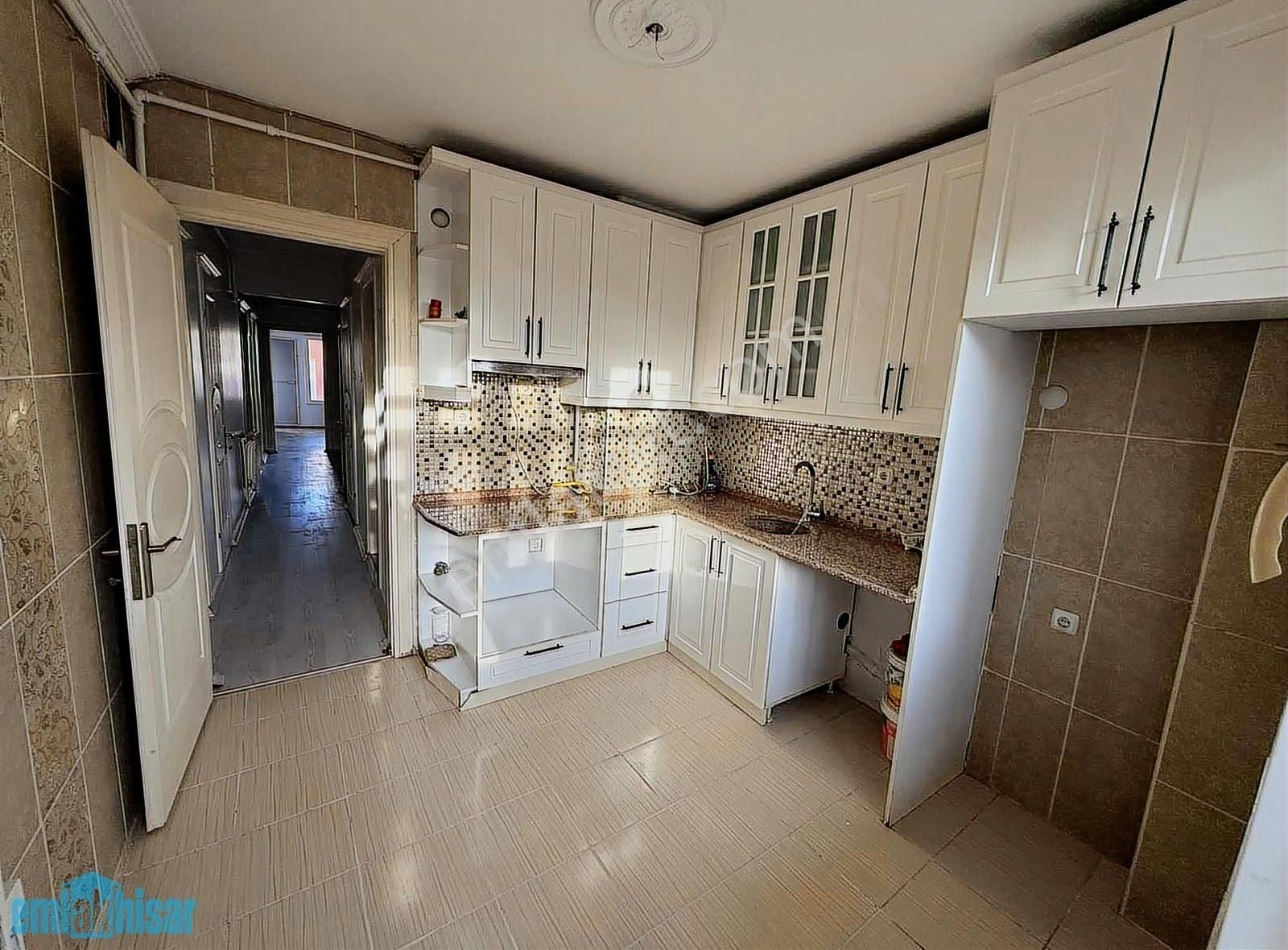 Akhisar Ragıpbey Mh.tahirün Caddesi Satılık 3+1 Bakımlı Daire