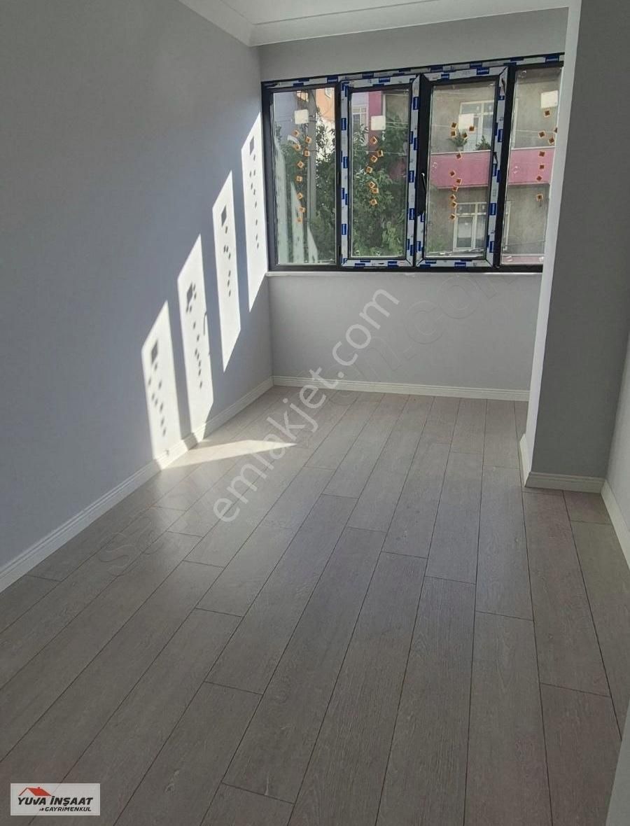 Sıra Söğütlerden Ev