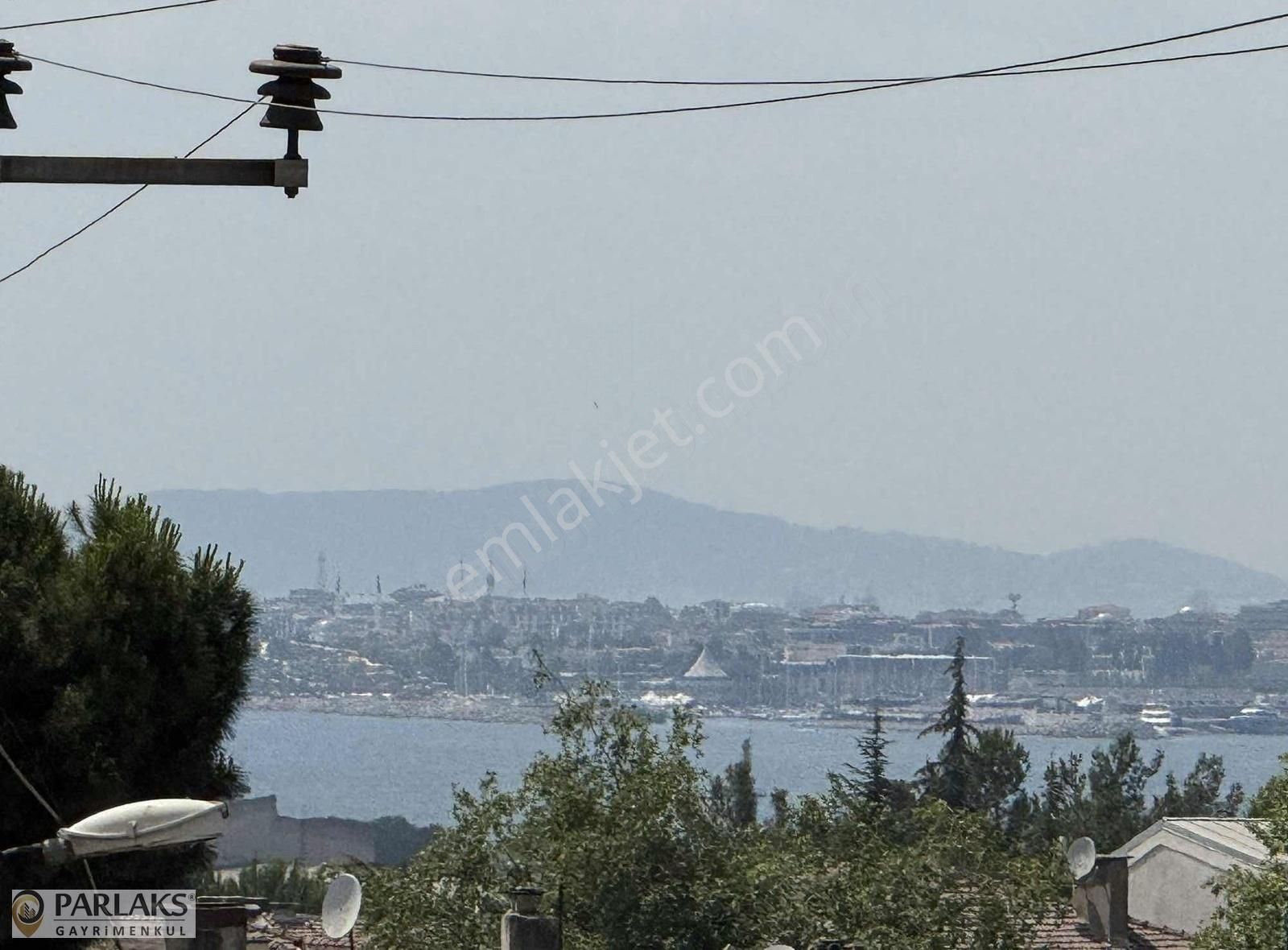 Fatih Sultan Mehmet Caddesinde Asansörlü Sıfır 2+1 95m² Ara Kat