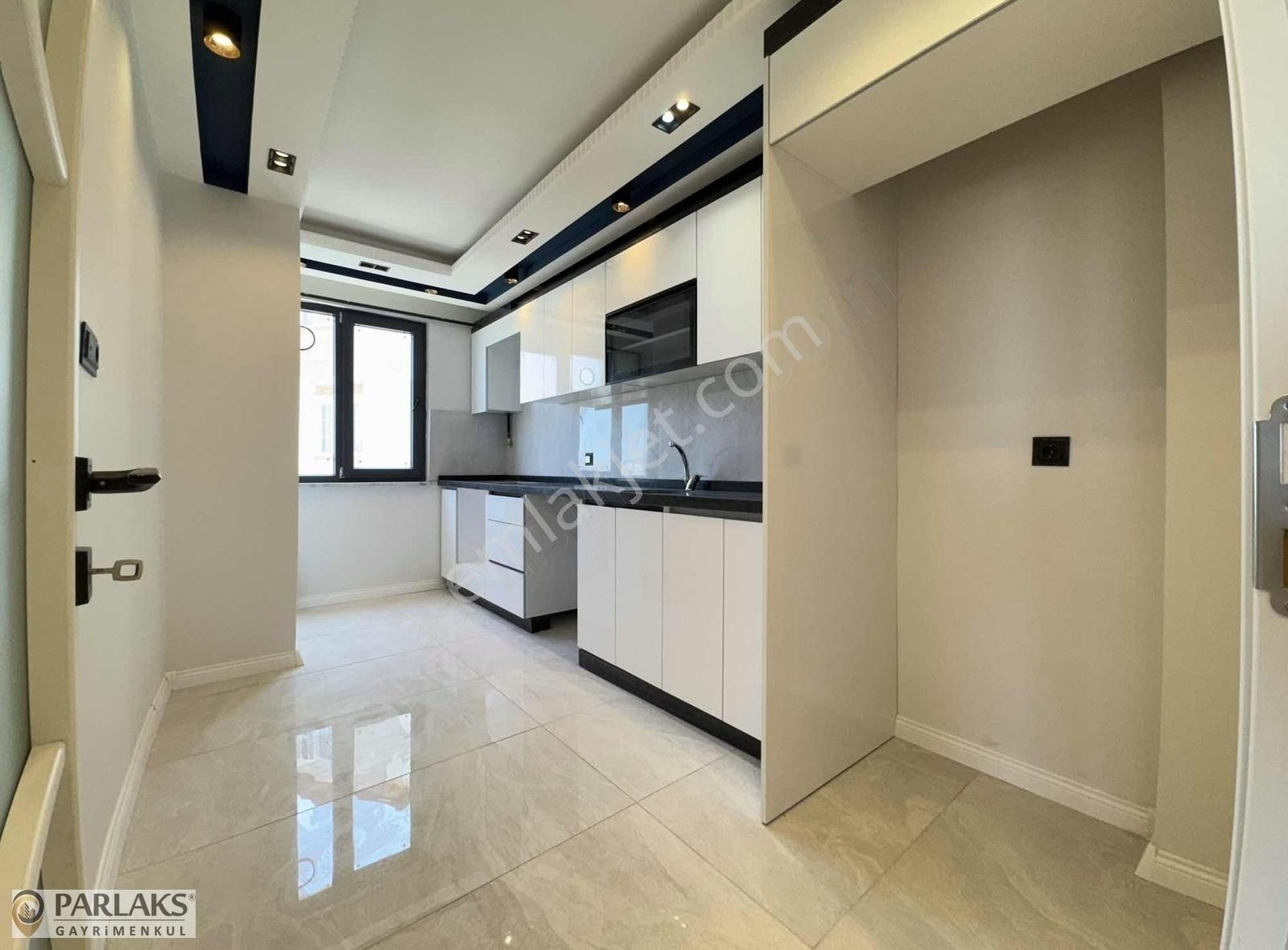 Fevzi Çakmakta Asansörlü K.otoparklı Ultra Lüx 3+1 125m² Ara Kat