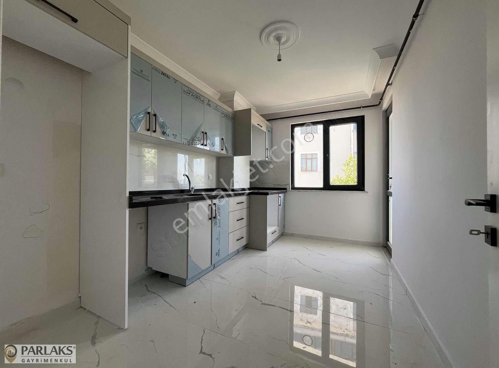 Farabi Hastanesi Metro Durağı Yanı Lüx 2+1 95m² Ara Kat Fırsatı