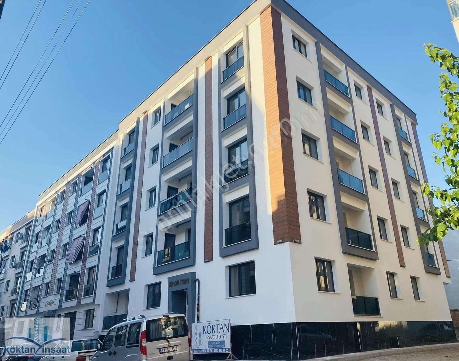 Yunusemre Yeni Mh De Satılık 2+1 95m2 3 Yıllık Lüks Arakat Daire