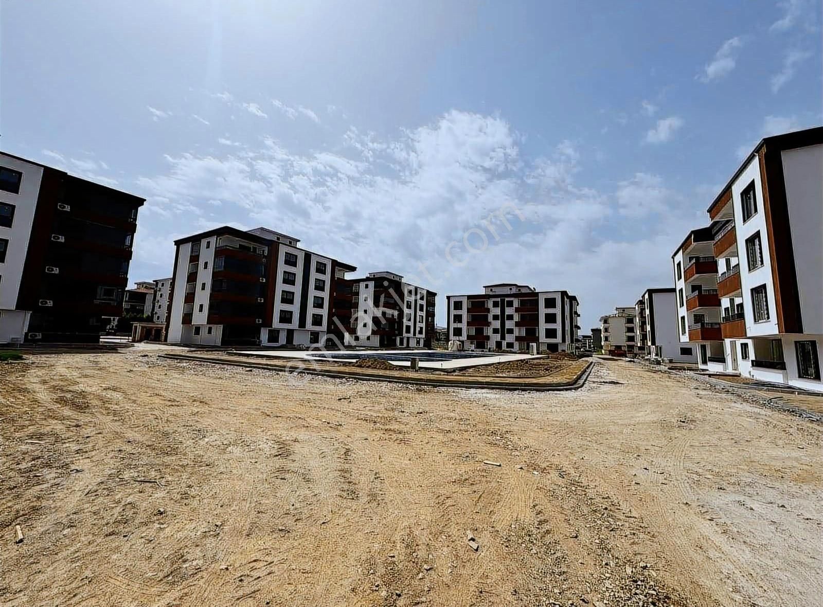 Yükselenden Muratbey Mah Nezih 3+1 Havuzlu Site İçerisinde - Görsel 11