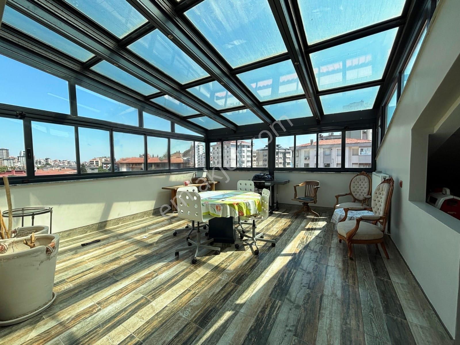 Selamiçeşme Bağdat Cad.üstü 8 Yıllık 4.kat 275m2 Dublex Satılık