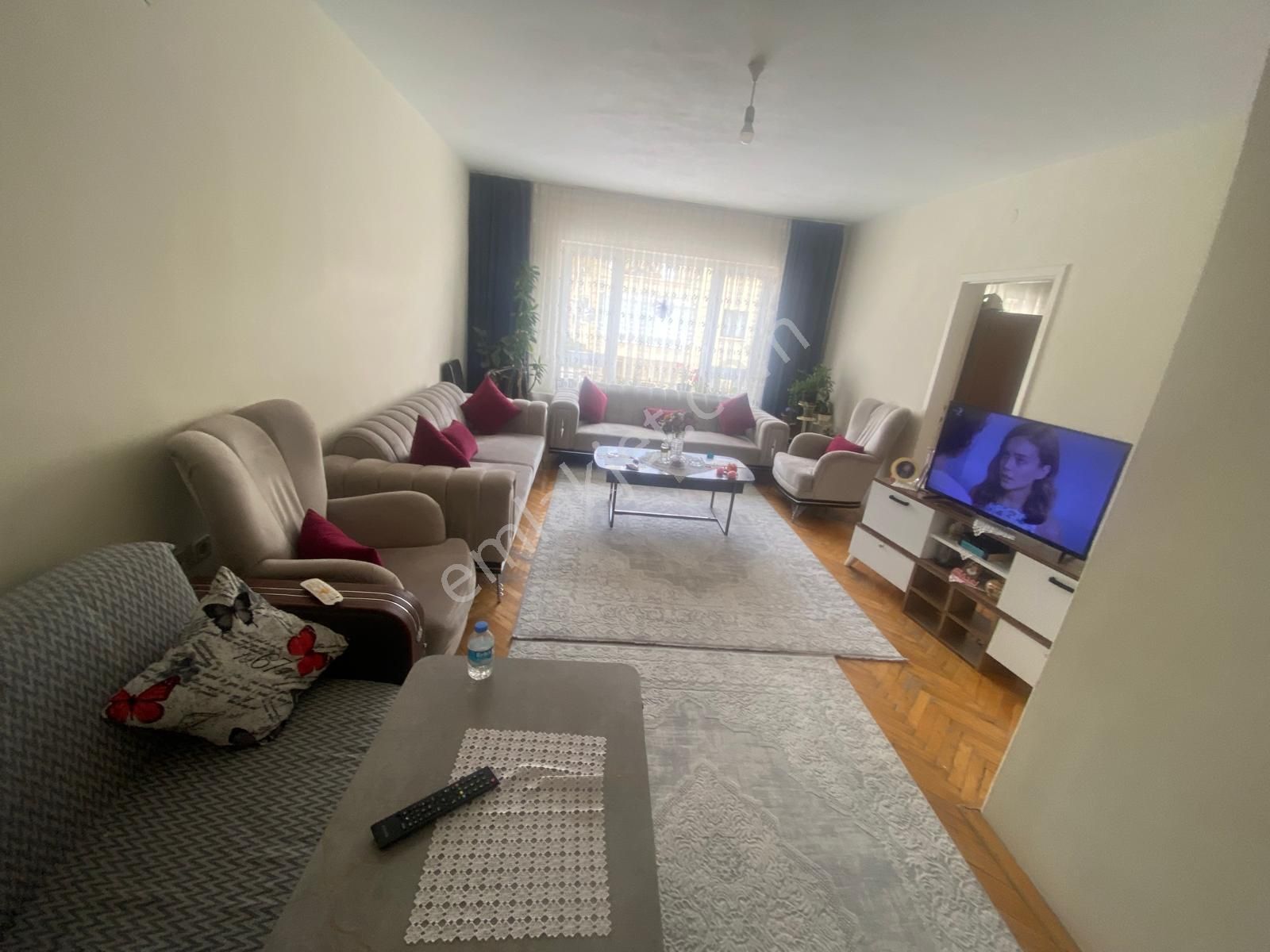 Merkezde Yüksek Giriş 2+1 Geniş Isı Yalıtımlı Otoparklı Önü Açık