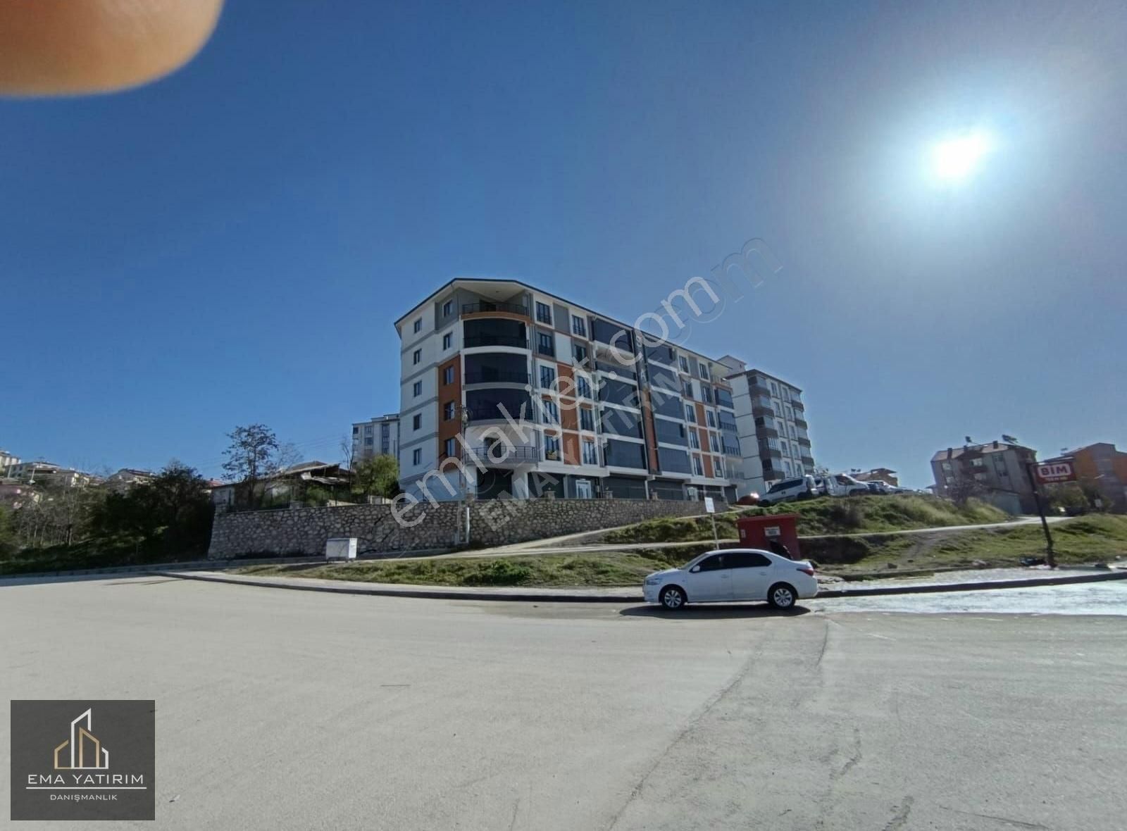 [ema]araştırma Hastanesi Yakınında Cadde Üzeri Satılık 3+1 Daire