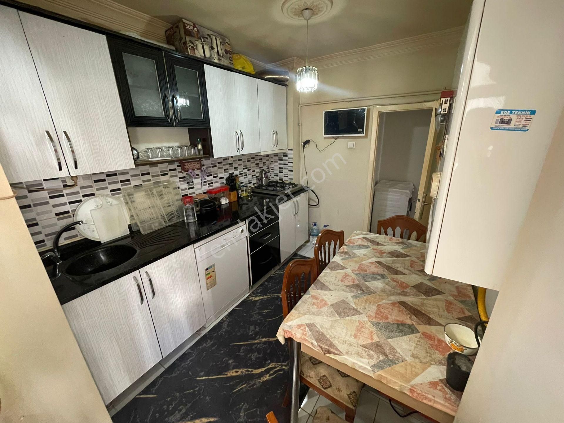 Mareşal Çakmak Mah 2+1 Ara Kat Ön Cephe Satılık Daire