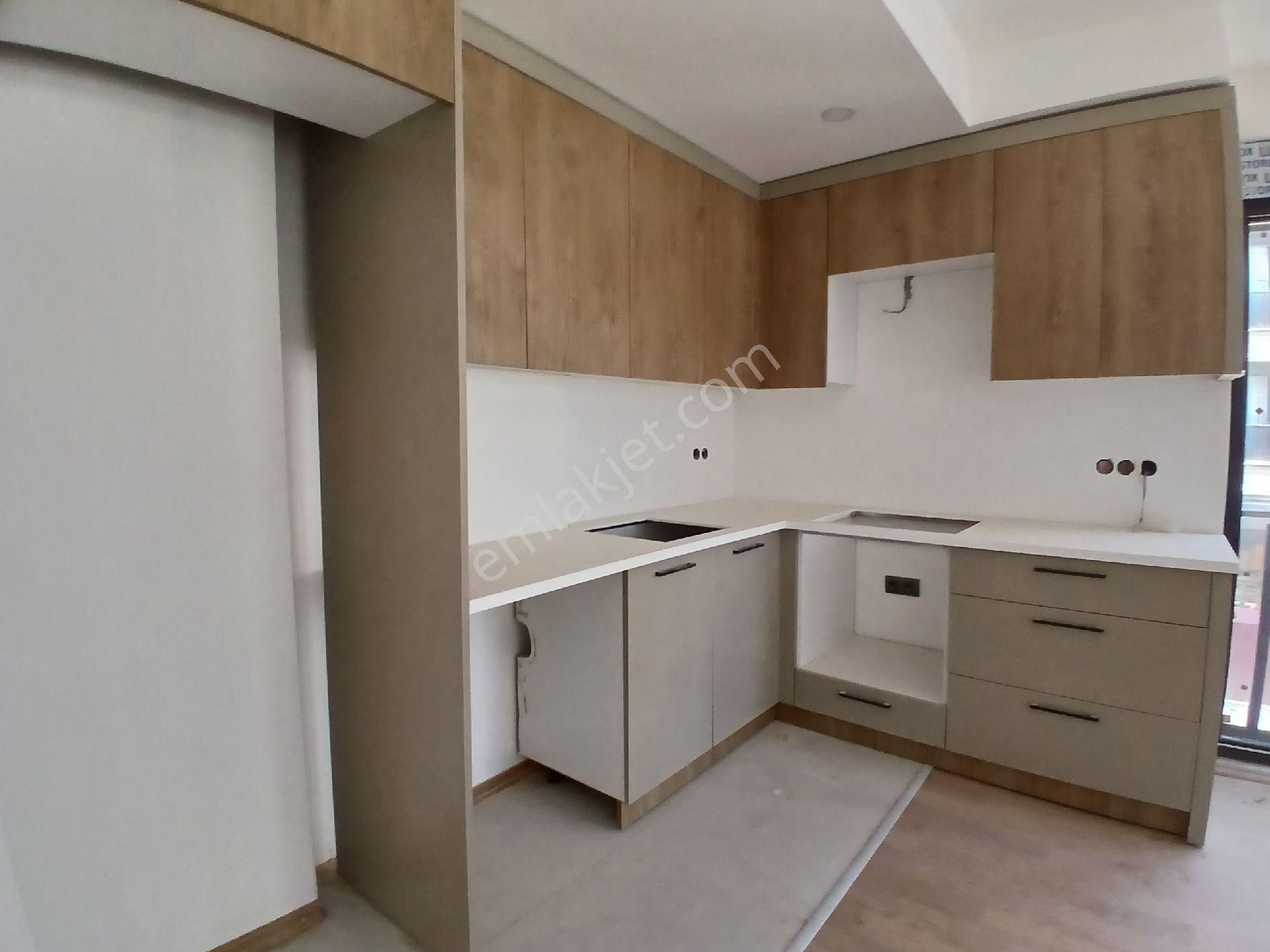 Işıklarda Denize Çok Yakın Sıfır Binada Katta 2+1