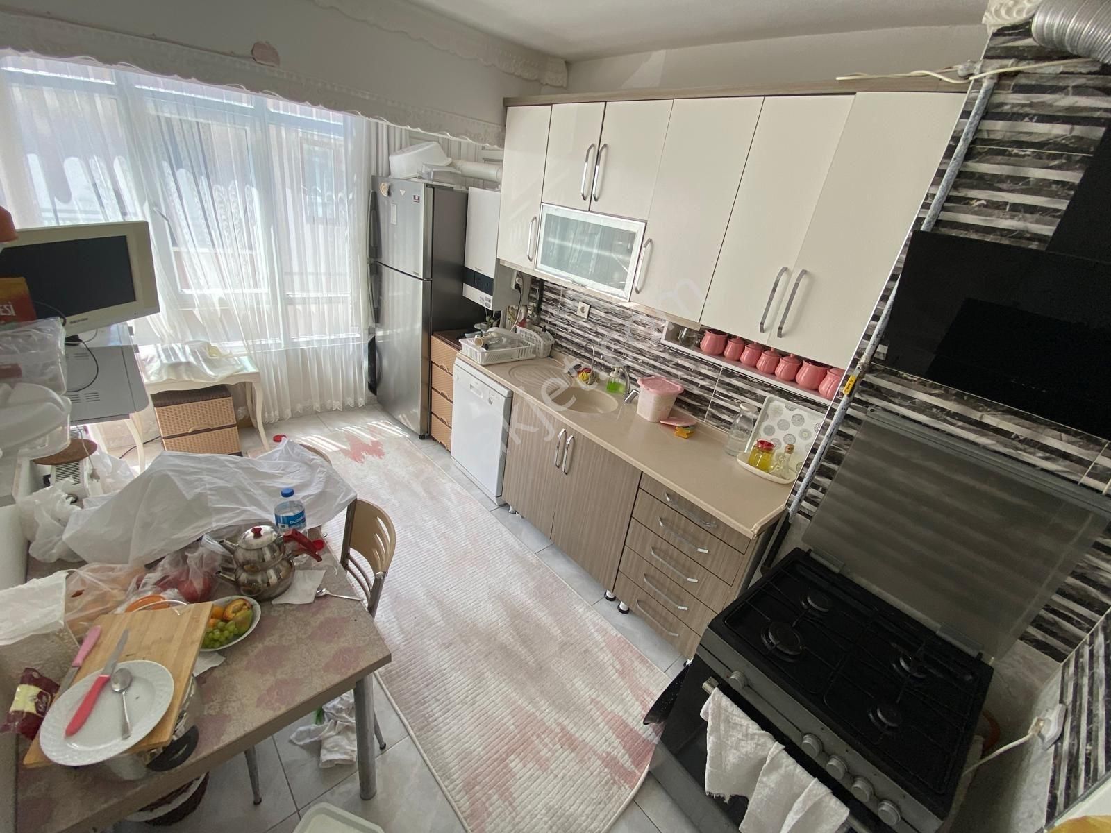 Çiçekli Mah. 3+1 Orta Kat Bağımsız Mantolamalı Full Yapılı Acil