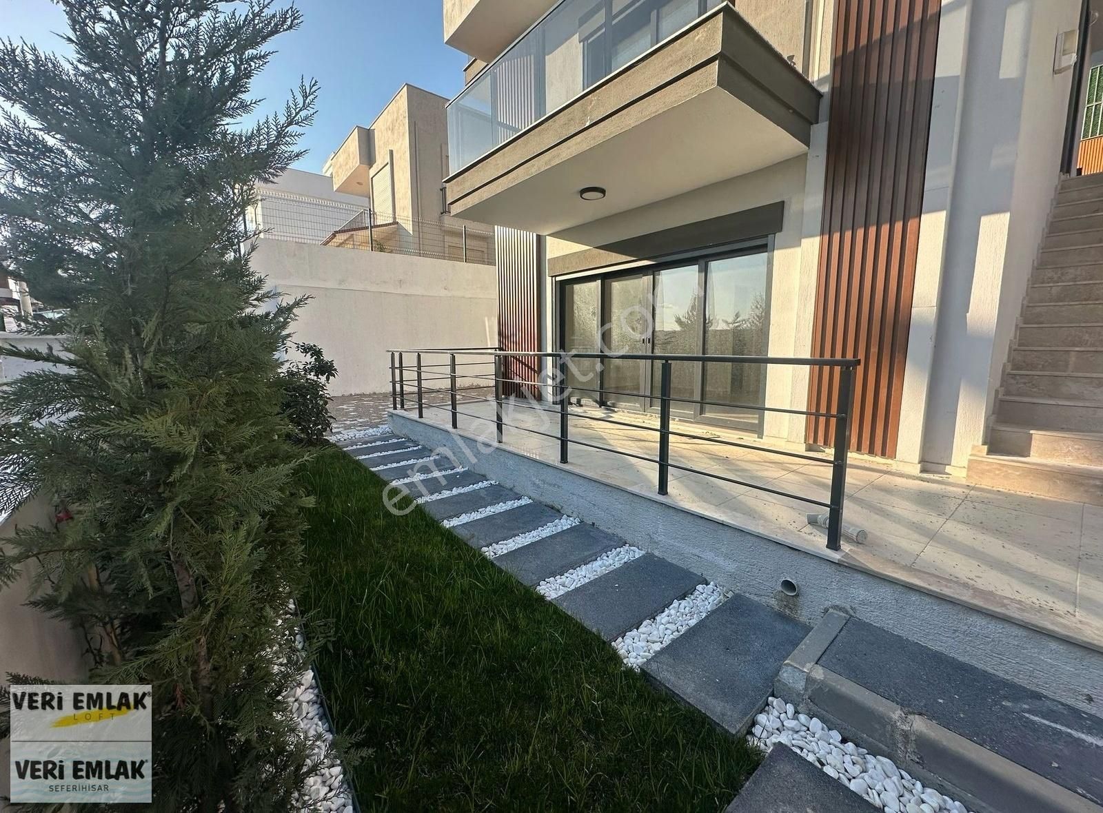 Veri'den Sığacık'ta 4+2,150m2 Ayrı Mutfaklı Müstakil Villa!