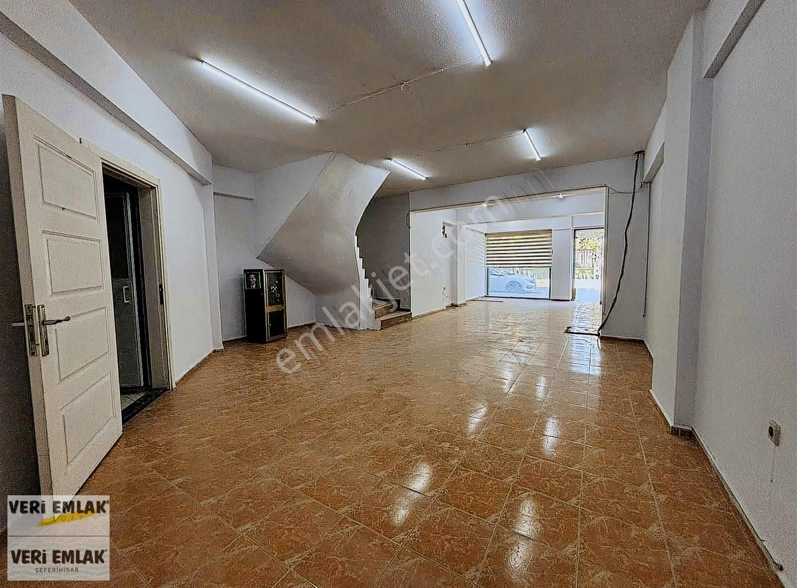 Alsancak Kahramanlar Fuar Cepheli Batarkatlı 160m2 Fırsat Dükkan