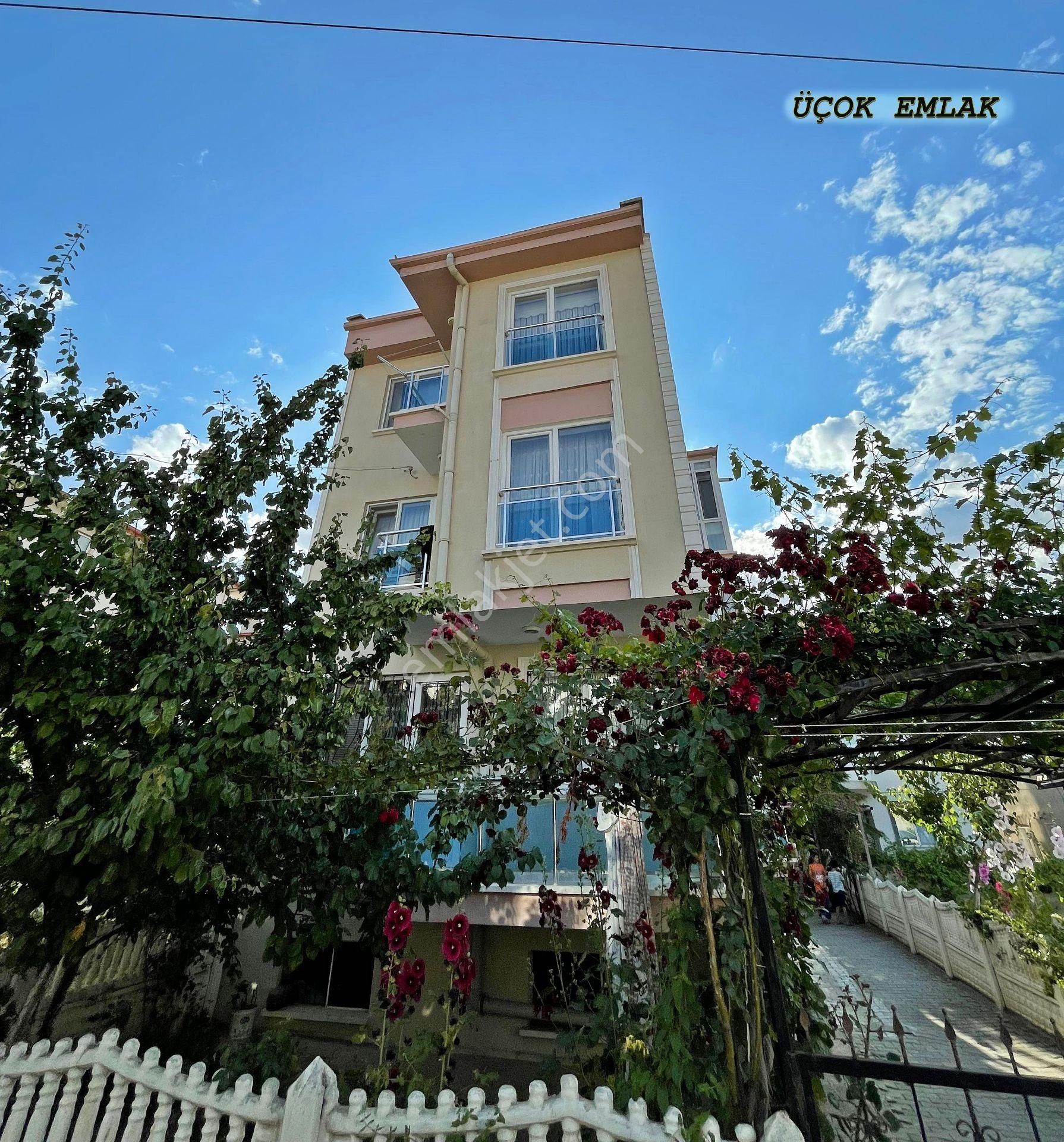 Afyon Üçok Emlaktan Eşrefpaşa Mah Satılık 2+1 Temiz Bakımlı Daire