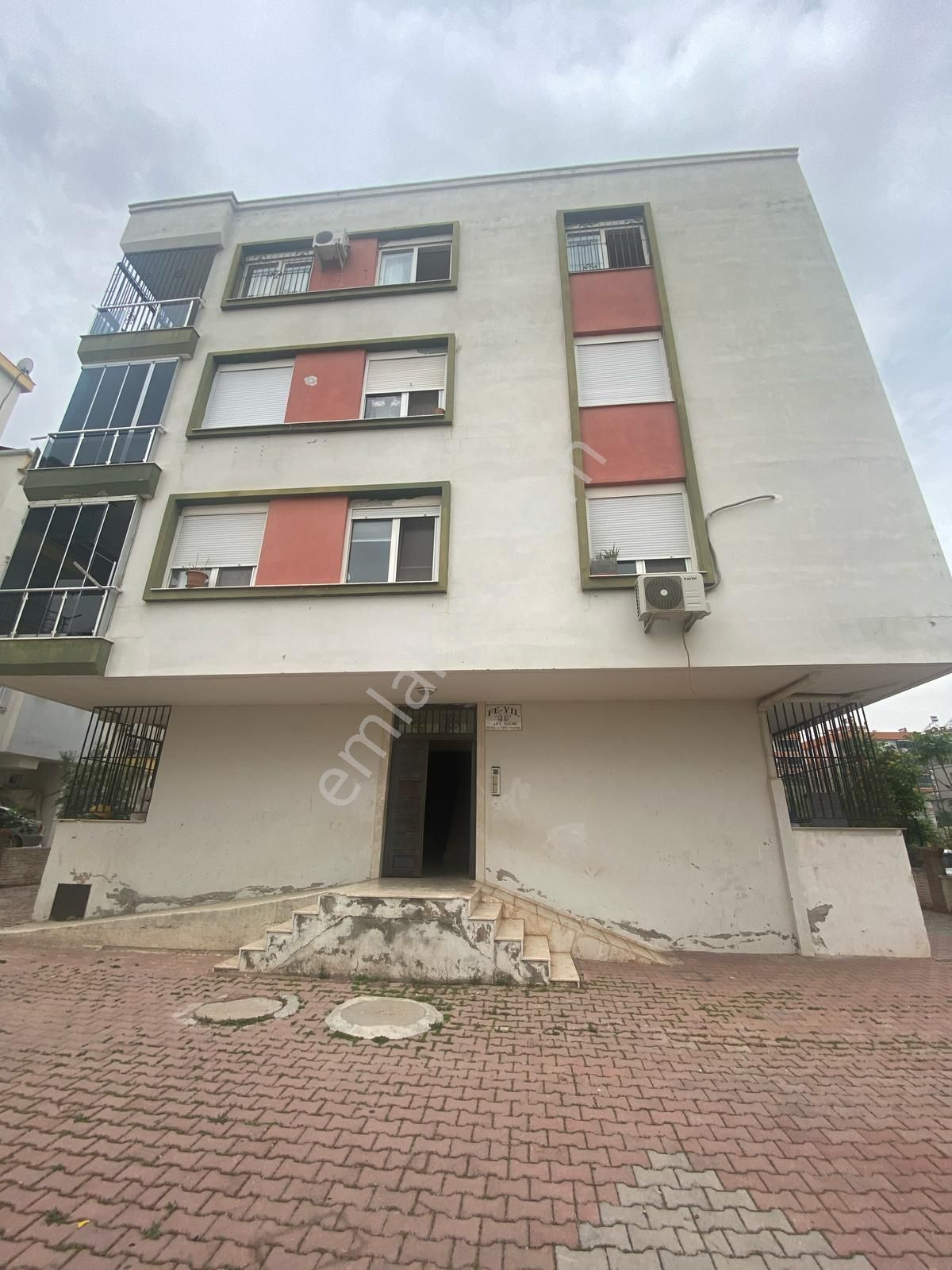 Kepez Varsak Ayanoğlu Mah Satılık Bakımlı 2+1daire