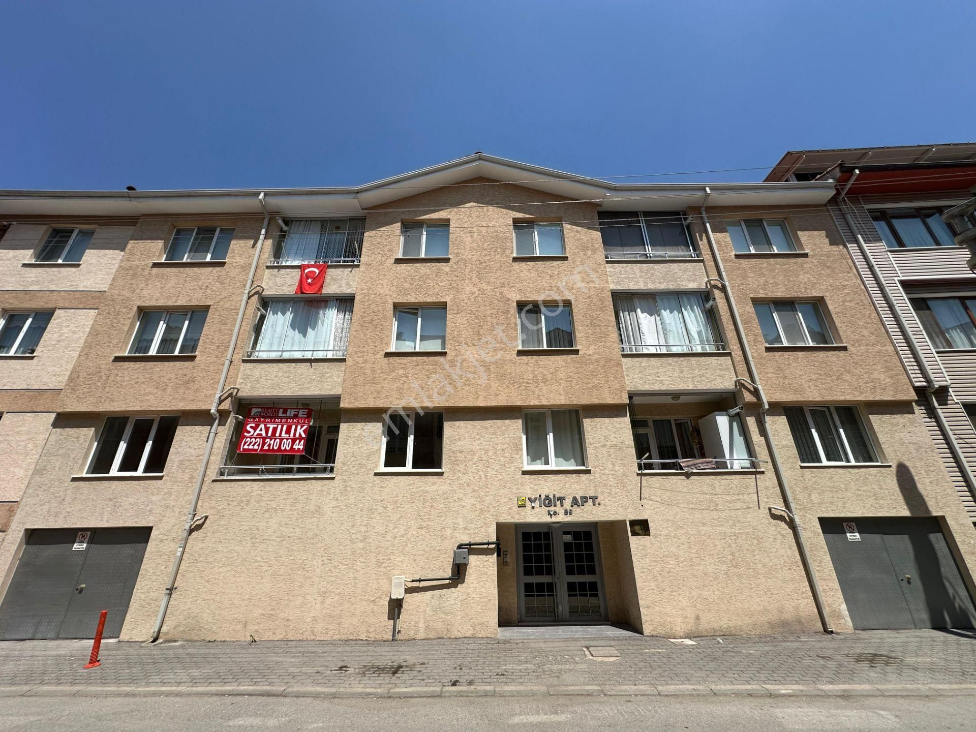 Rwlıfe// Osmangazi Mahallesi Kanlı Kavak Yakını Satılık 3+1daire