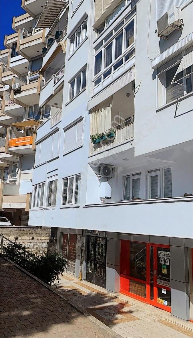 Bahçelievler'de Konuta- İşyerine Uygun, Tabela Değeri Yüksek