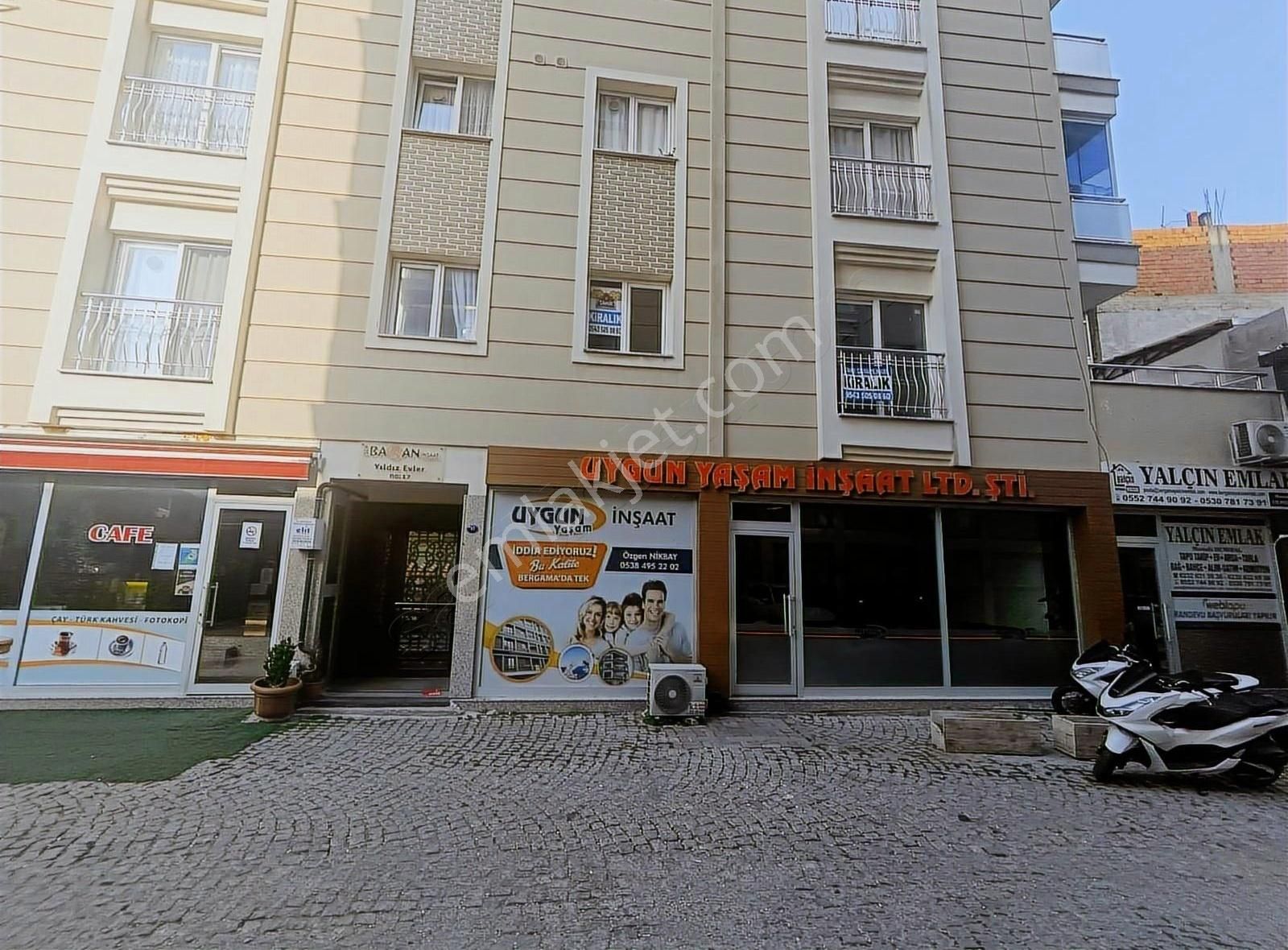 Merkezde, Teraslı 2+1 Kiralık Daire