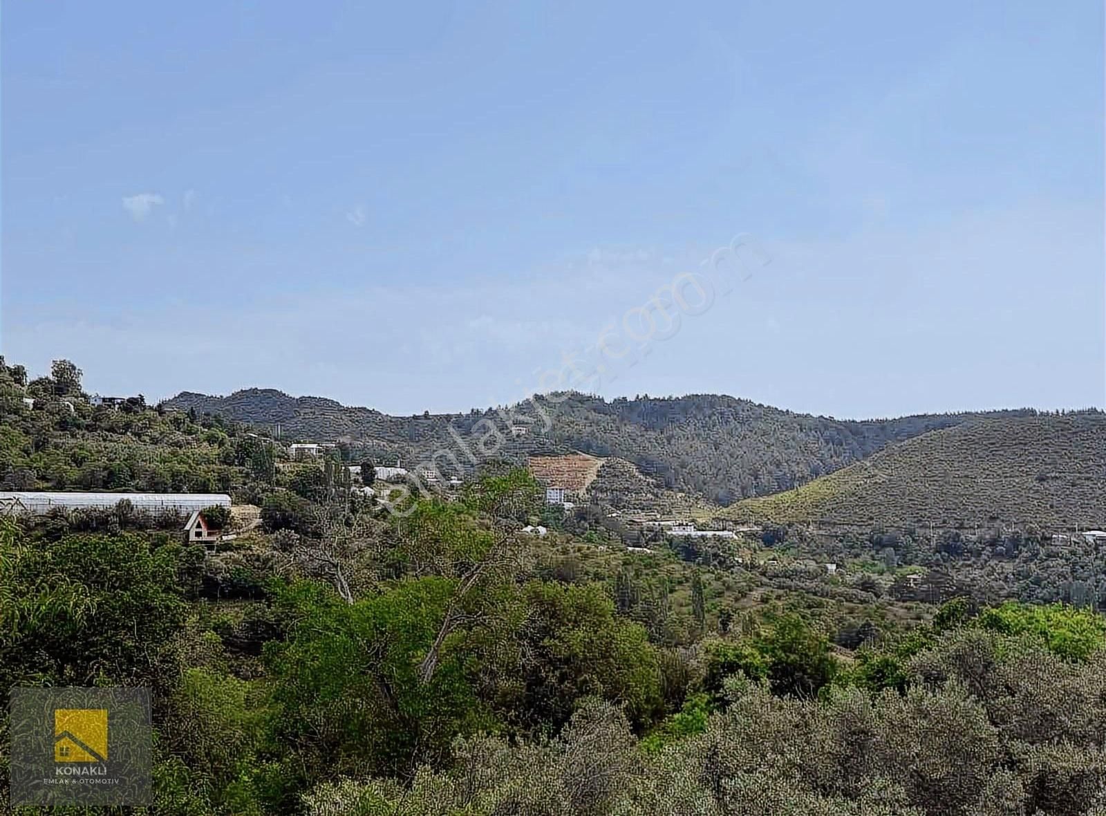 Alanya Kayabaşın'da 638m2 Satılık 3 Katlı Tripleks Ev Ve Bahçesi
