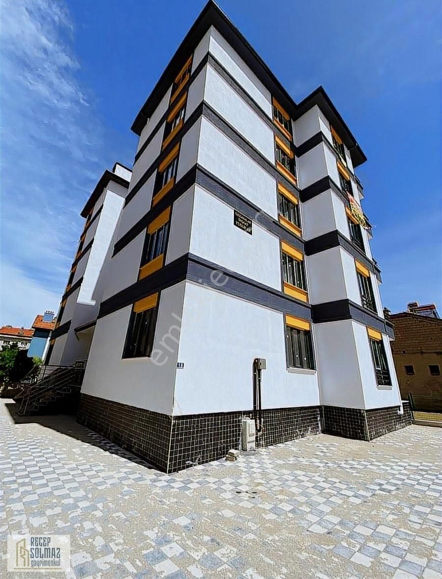 Selım Sultan Mahallesınde Satılık 3+1 Arakat Sıfır Daıre