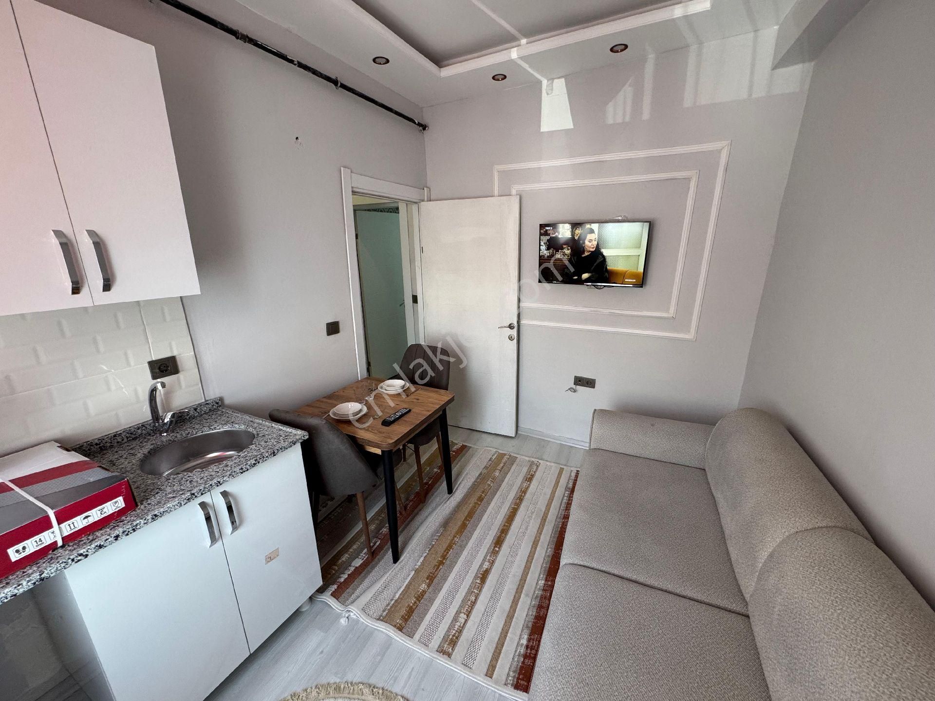 Acil! Sıfır Binada Cadde Üzerinde Full Lüks Eşyalı 2+1 Daire