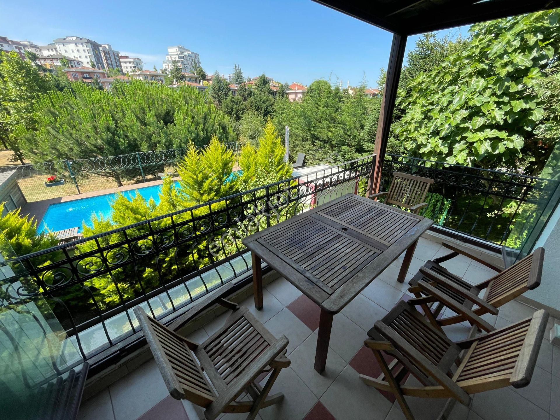 Pendik Çamlık Mah Kiptaş Yasemen Sit Satılık Özel Havuzlu Villa