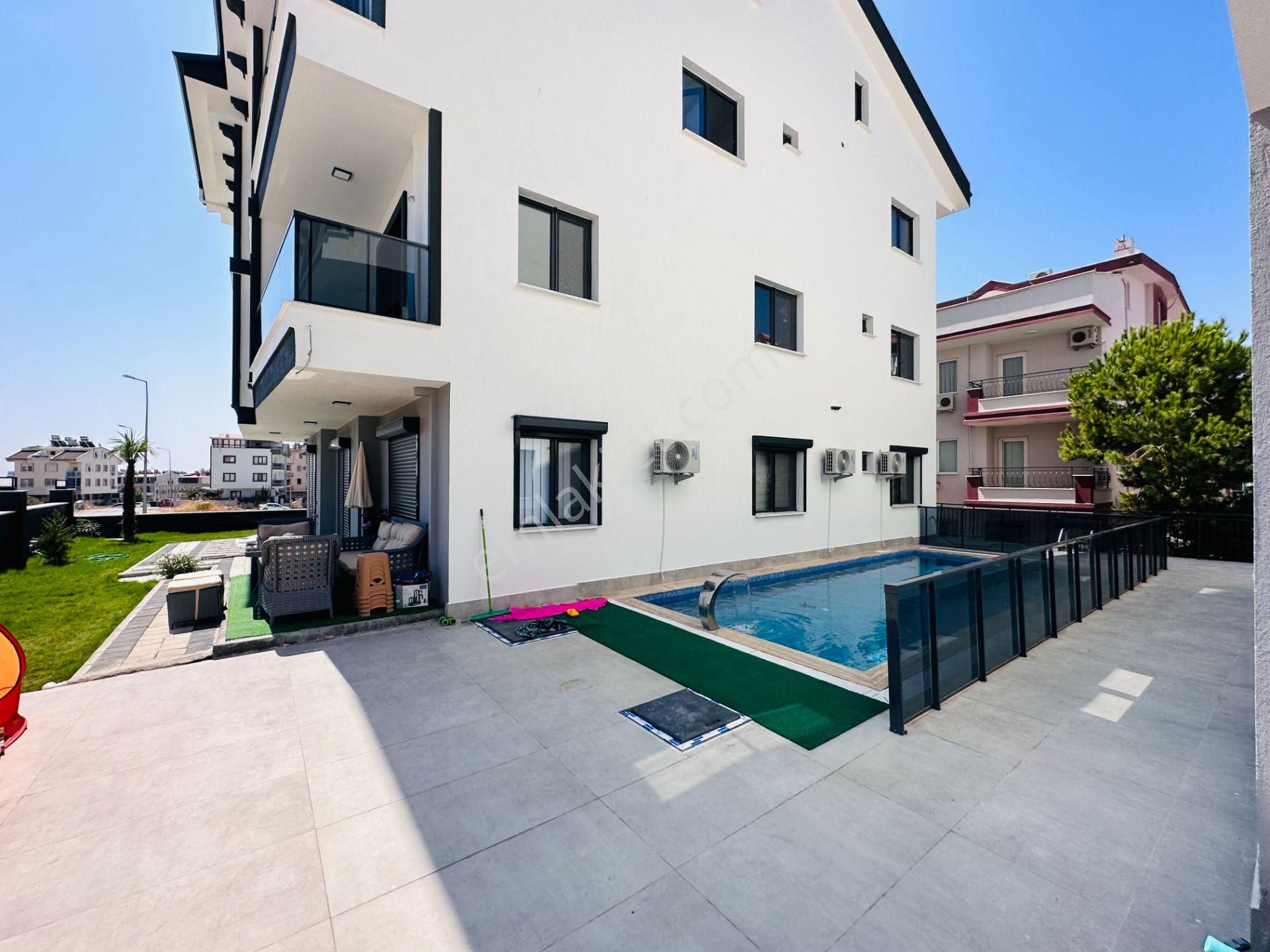 Didim Efelerde Satılık Havuzlu-otoparklı Sitede 2+1 Daire