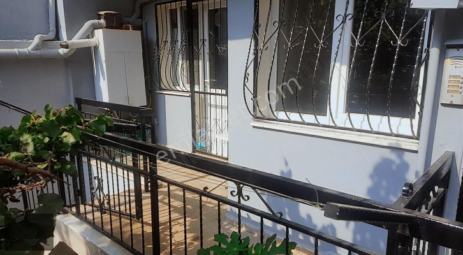 Buca İbf Üniver. 5 Dk Mesafede Full Eşyalı Ayrı Mutfak 2+1 100m2