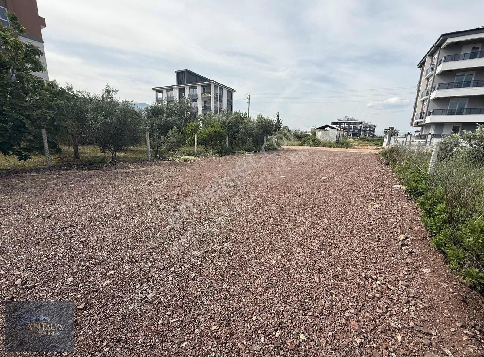 Kültür Emlaktan Döşemealtı Bahçeyaka Mah.450m2 0.80 Satılık Arsa