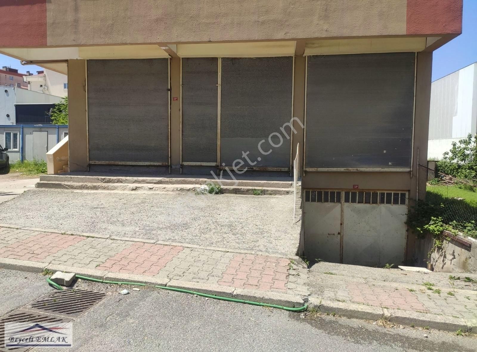 Ferhatpaşa Kiralık 300 Metre 2 Katlı İşyeri Depo