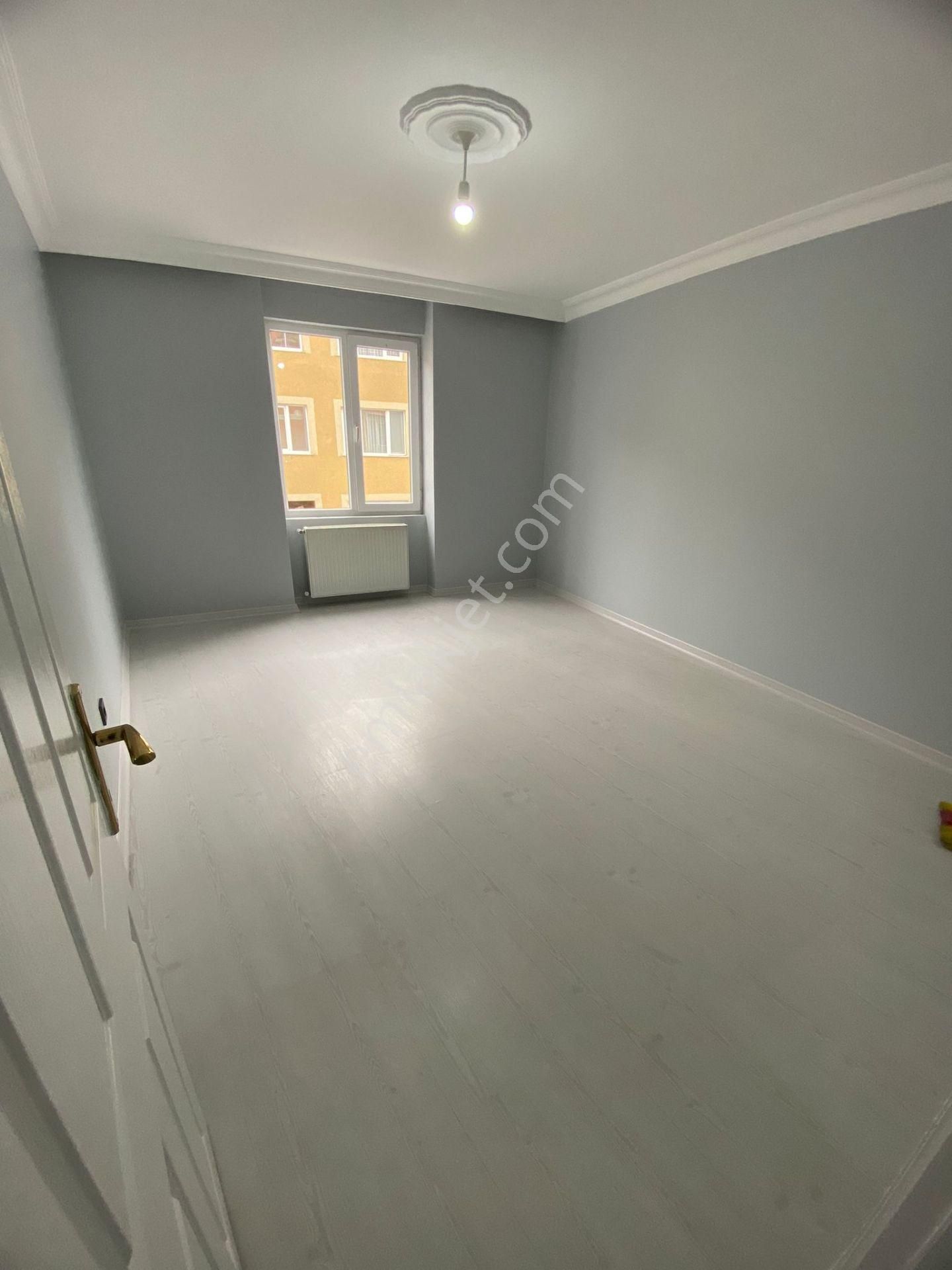 Ümraniye Necip Fazıl Mh.site İçinde Satılık 3+1 Arakat Daire