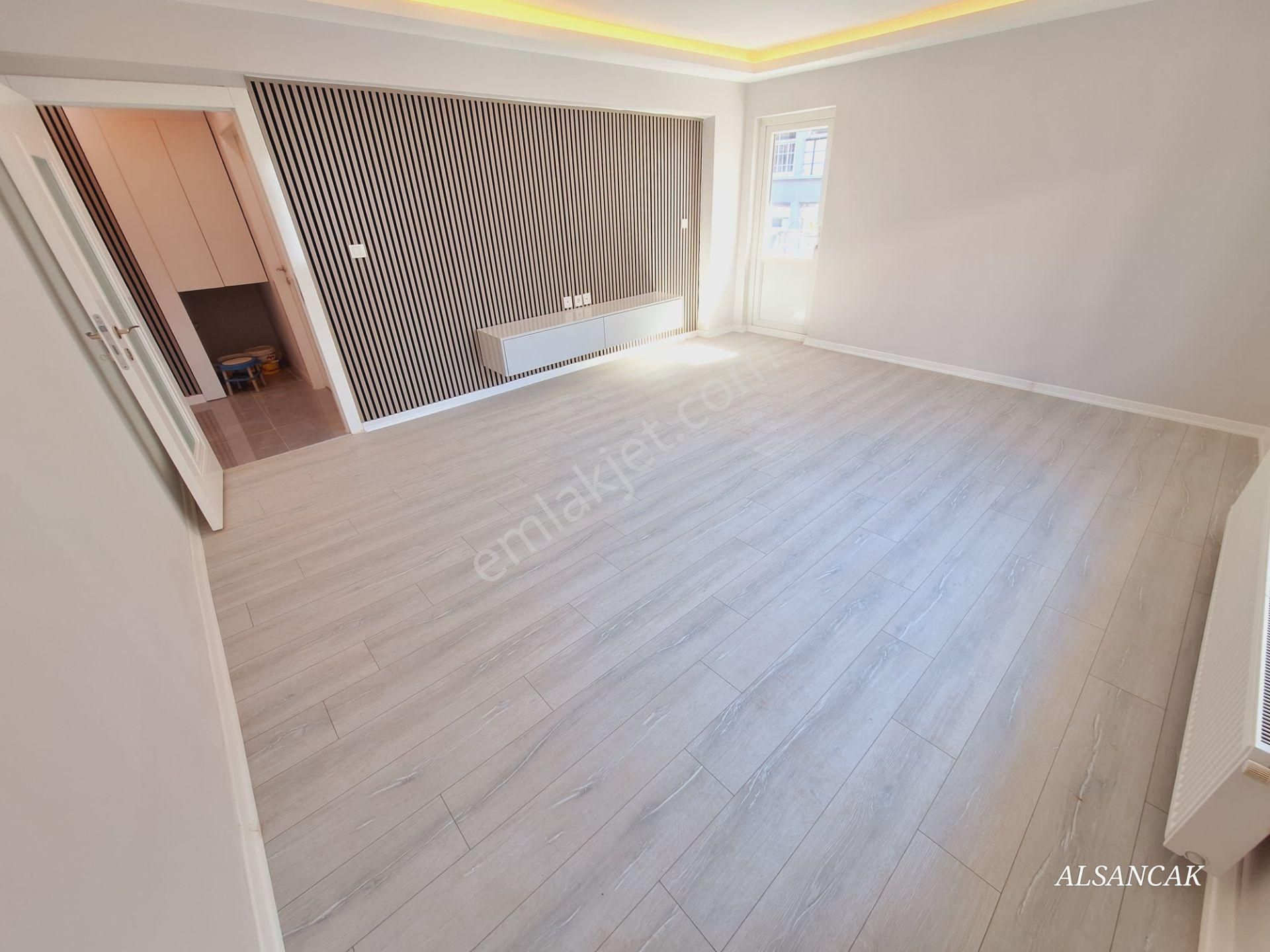 Topçu Mahallesi Merkezde 3+1 Katta Lüks Yapılı Satılık Daire
