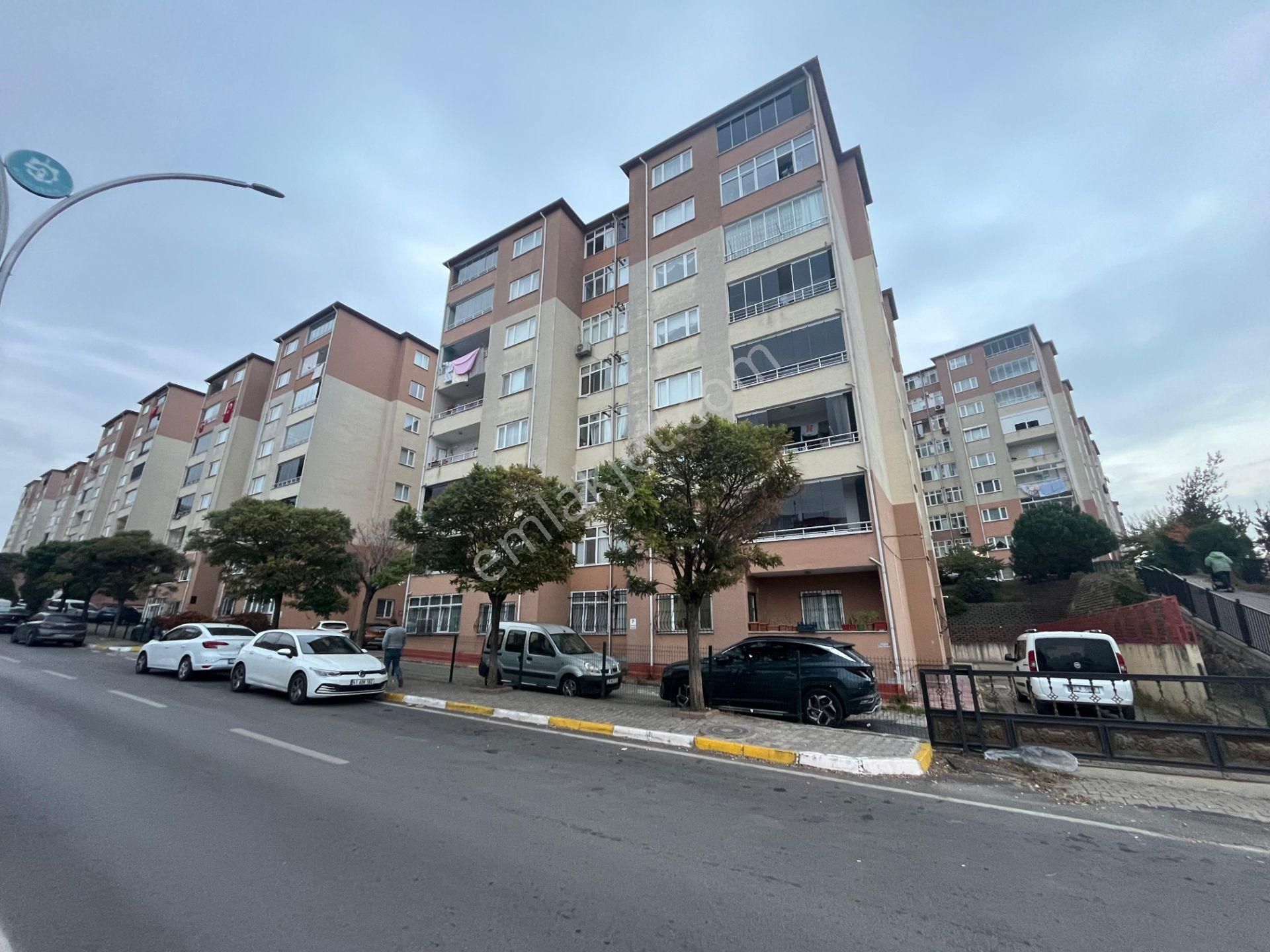 Çayırova Akse Mah. Çağdaşkent Sitesi U5 Blok 3+1 Arakat Daire